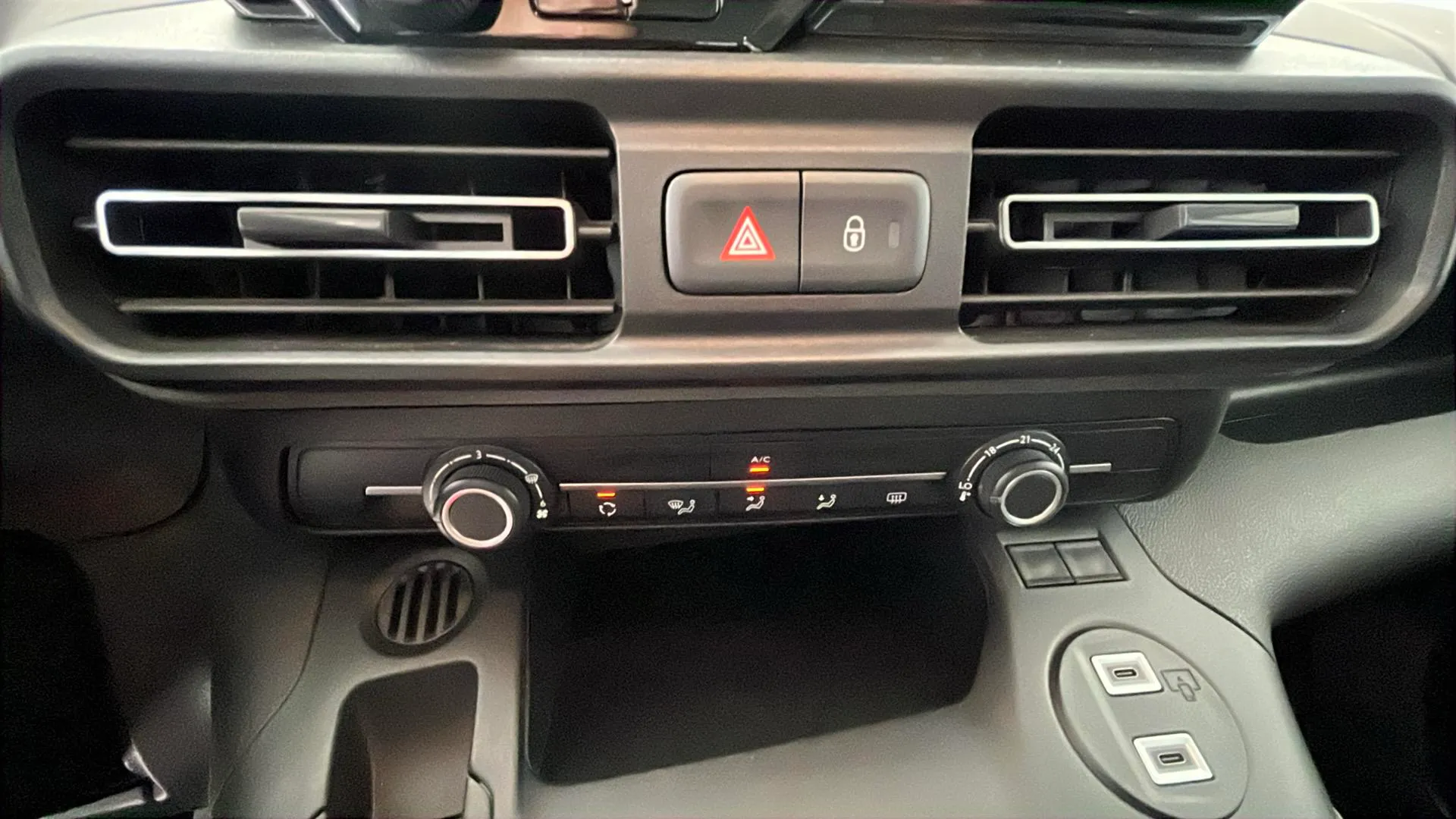 Peugeot Rifter Allure BlueHDi 100 - foto 26