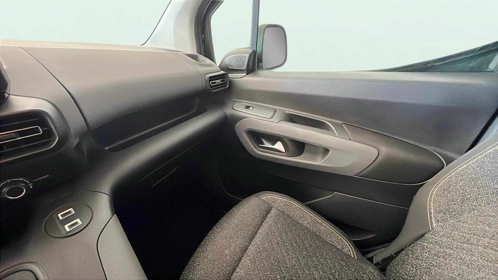 Peugeot Rifter Allure BlueHDi 100 - foto 30