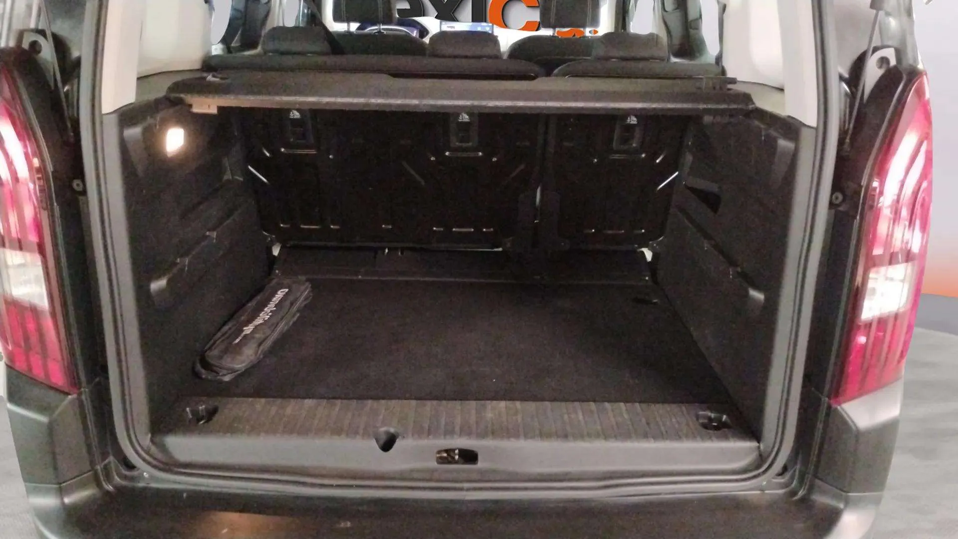 Peugeot Rifter Allure BlueHDi 100 - foto 20