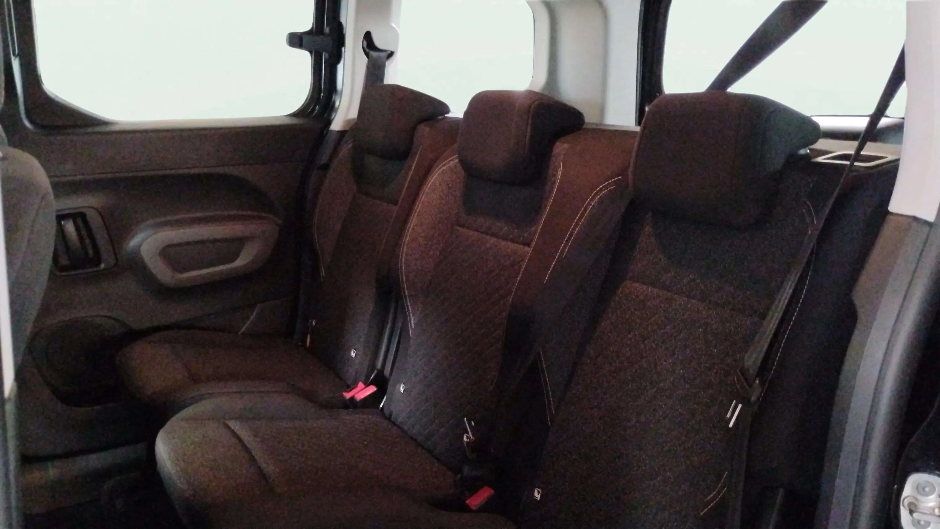Peugeot Rifter Allure BlueHDi 100 - foto 17