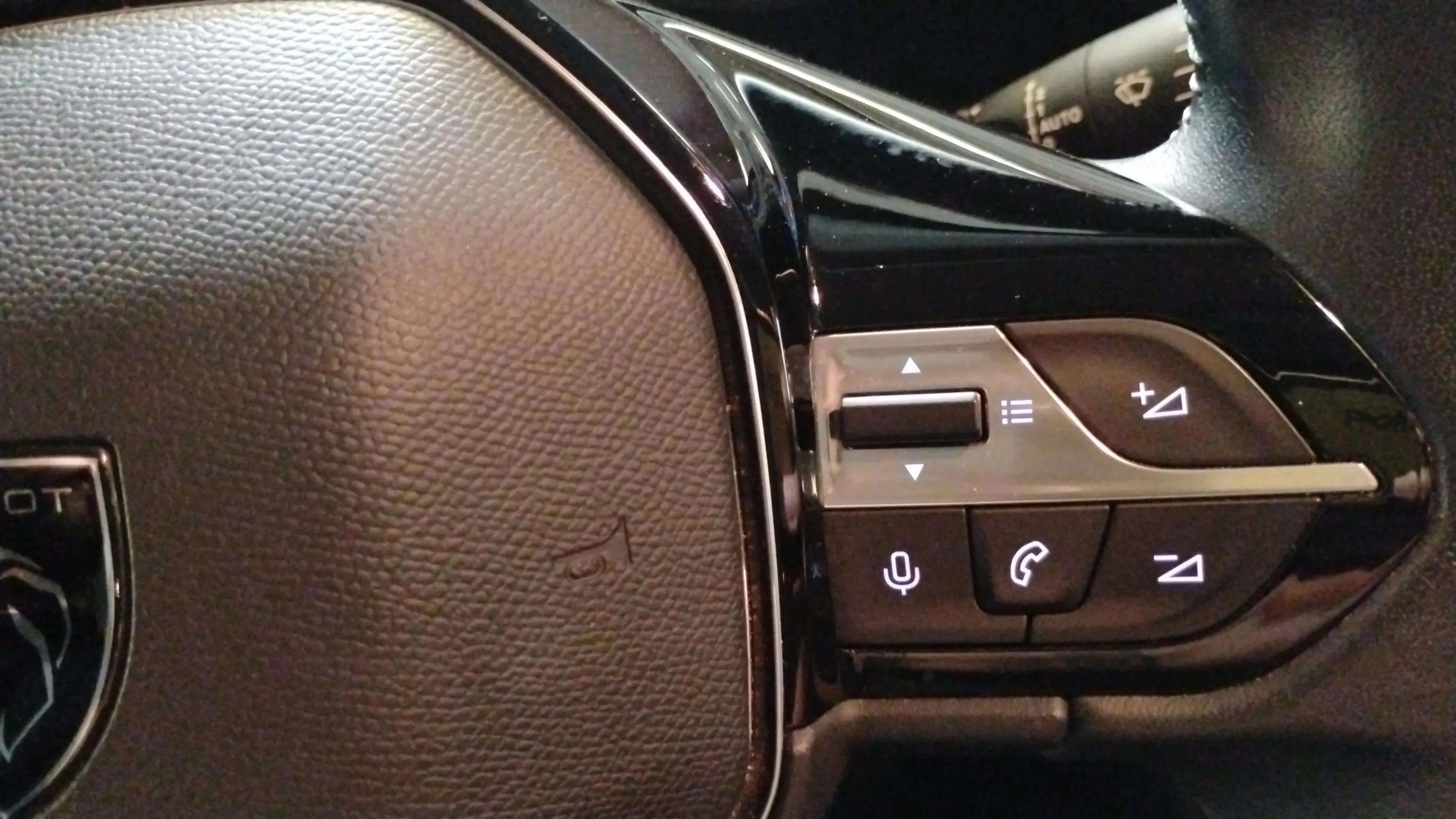 Peugeot Rifter Allure BlueHDi 100 - foto 13