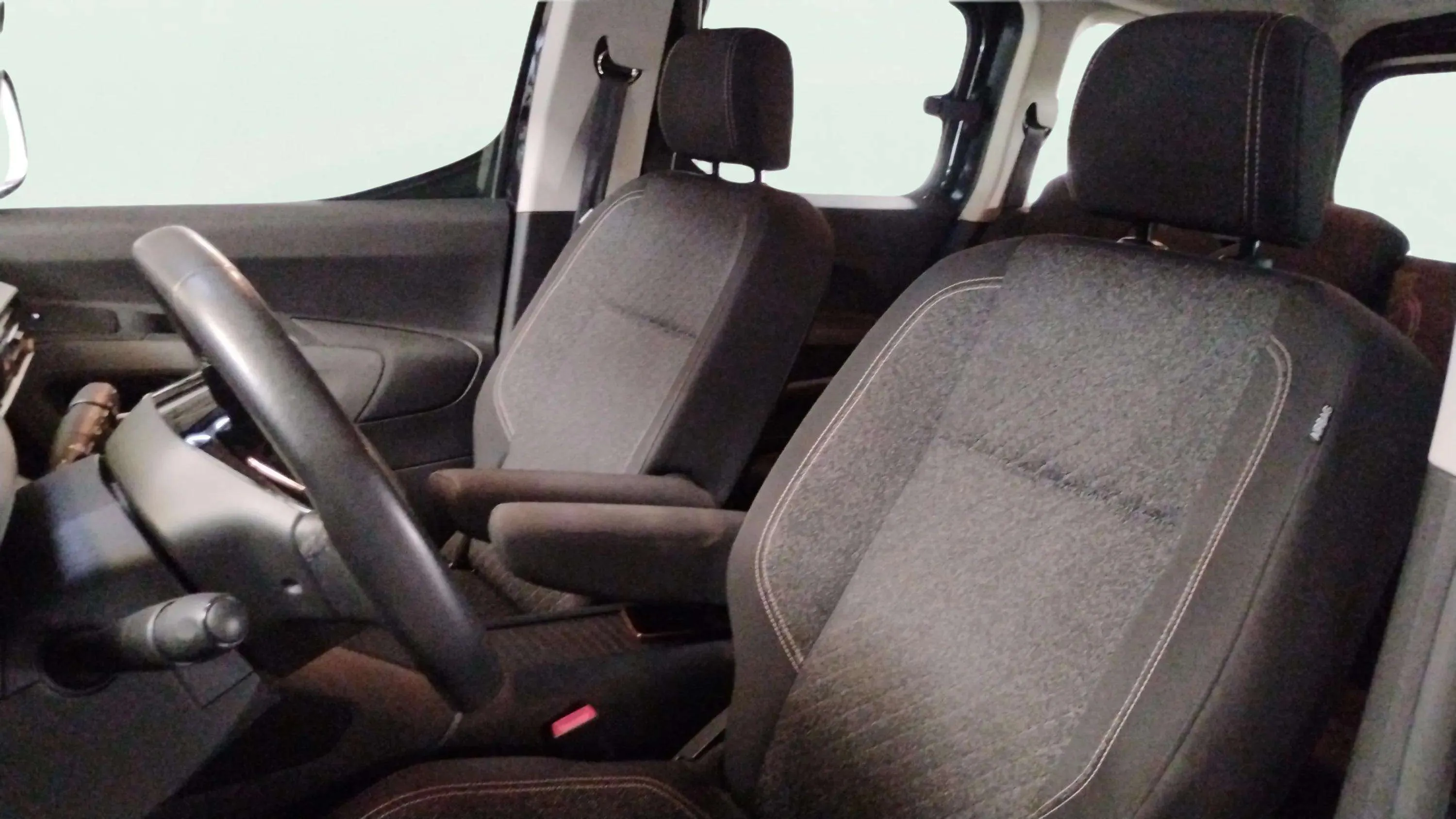 Peugeot Rifter Allure BlueHDi 100 - foto 16
