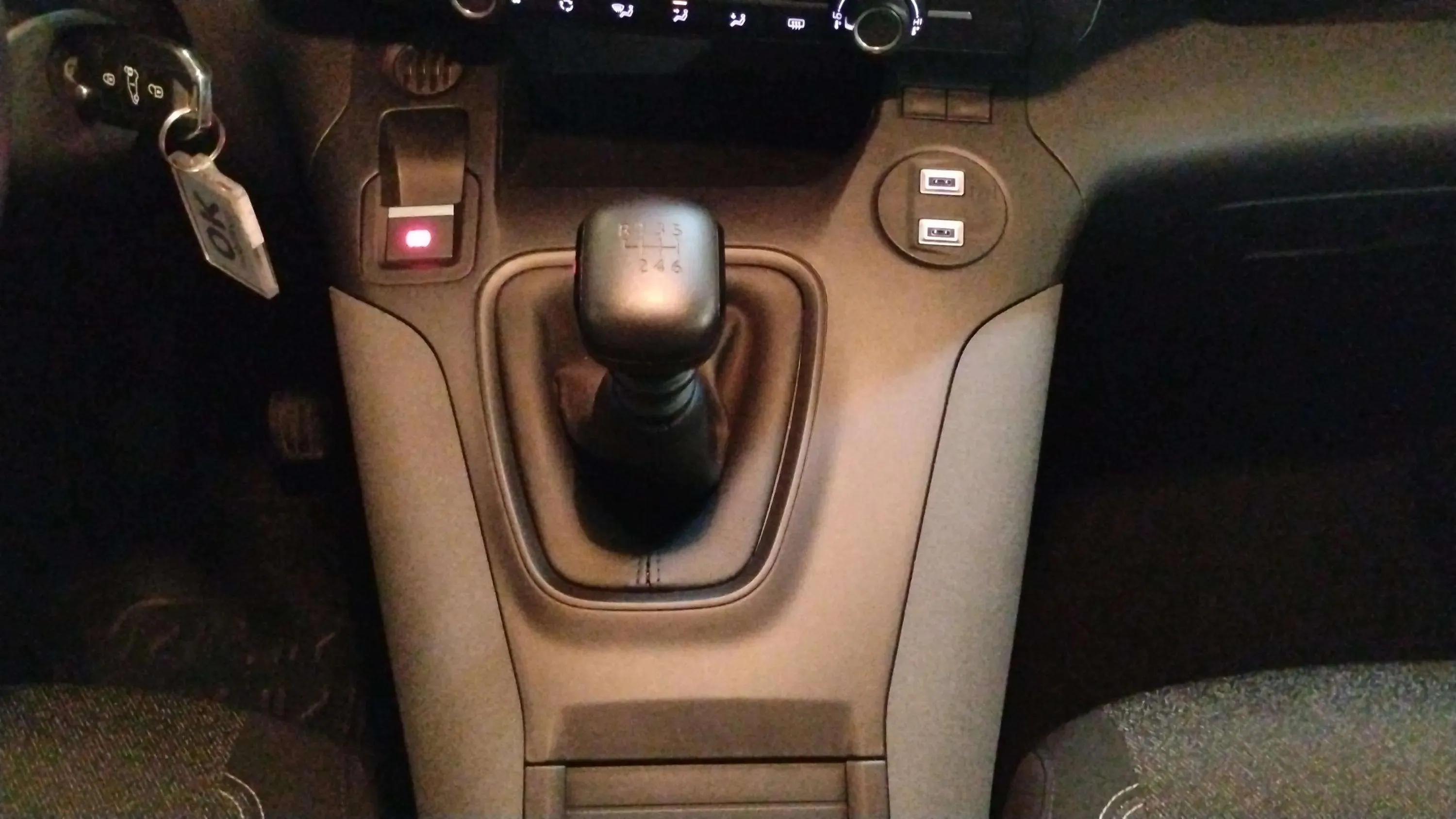 Peugeot Rifter Allure BlueHDi 100 - foto 18