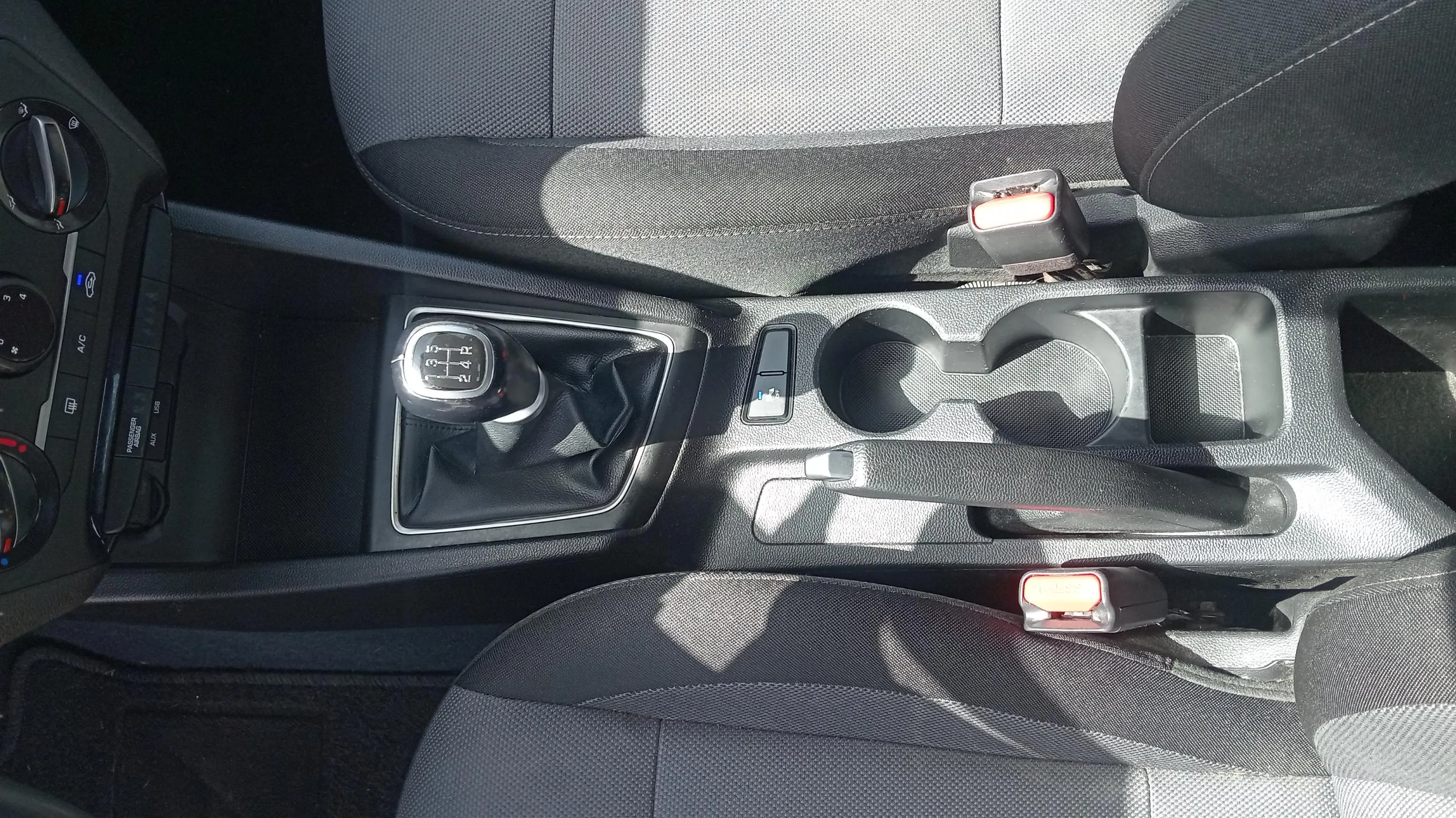 Hyundai i20 1.2 MPI Essence LE - foto 23