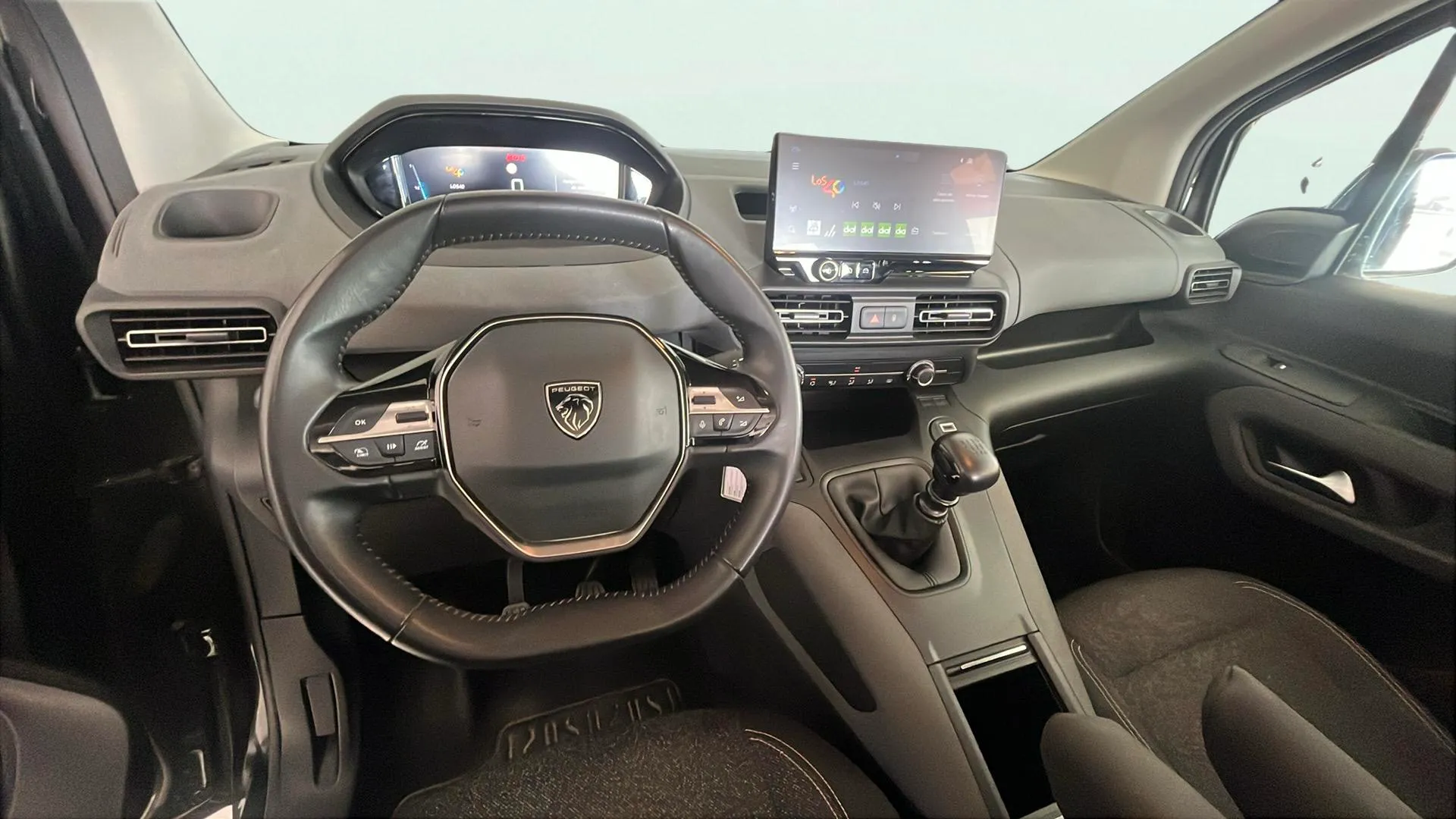 Peugeot Rifter Allure BlueHDi 100 - foto 16
