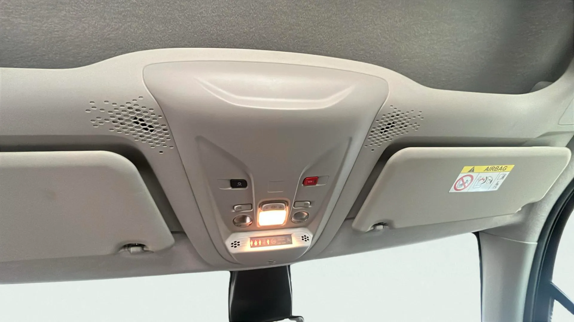 Peugeot Rifter Allure BlueHDi 100 - foto 31