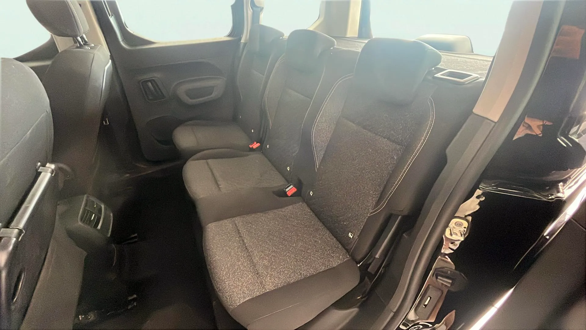 Peugeot Rifter Allure BlueHDi 100 - foto 13