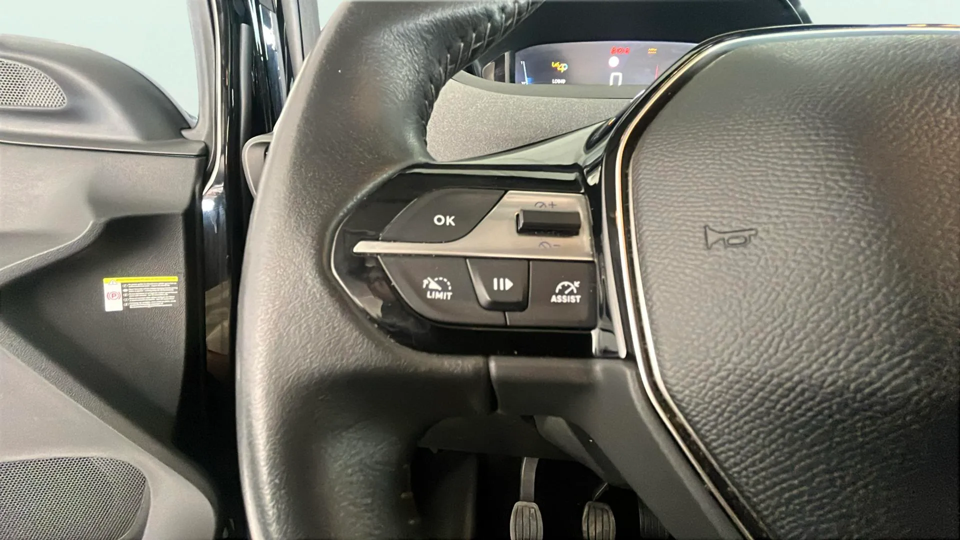 Peugeot Rifter Allure BlueHDi 100 - foto 24