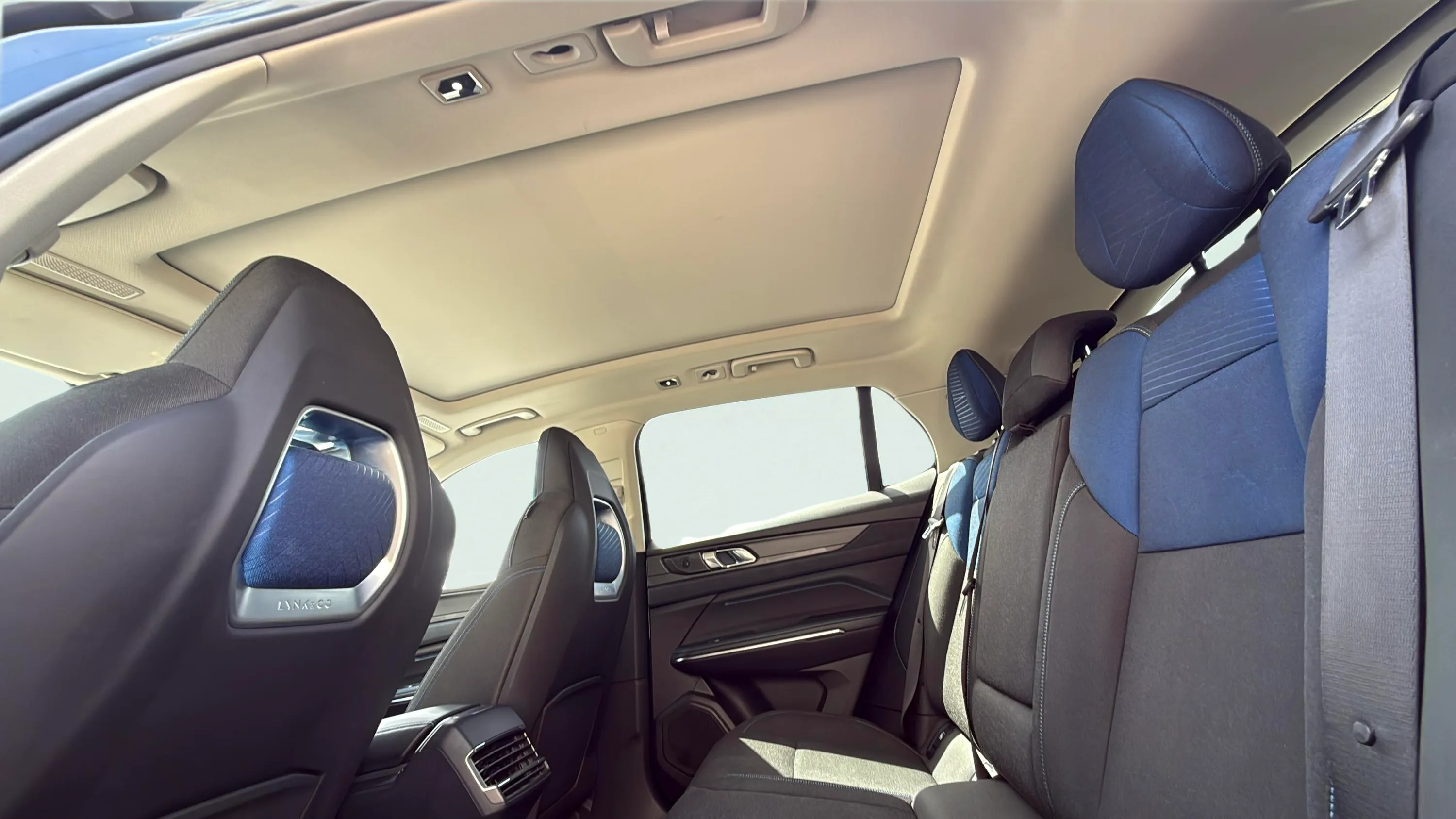 Lynk & Co 01 1.5 PHEV - foto 16