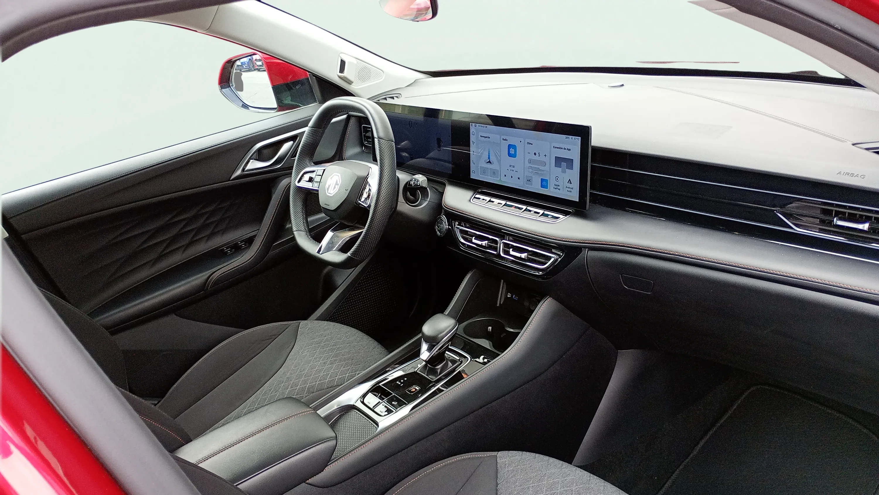 MG HS 1.5T Luxury DCT - foto 16