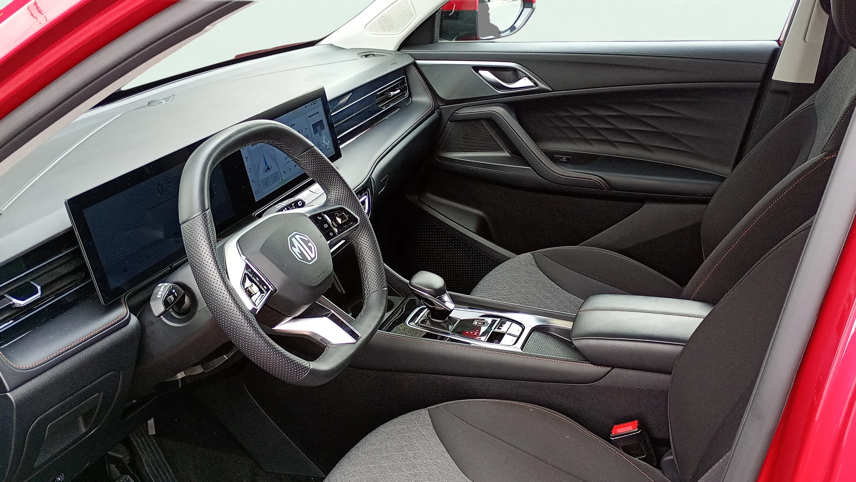 MG HS 1.5T Luxury DCT - foto 7