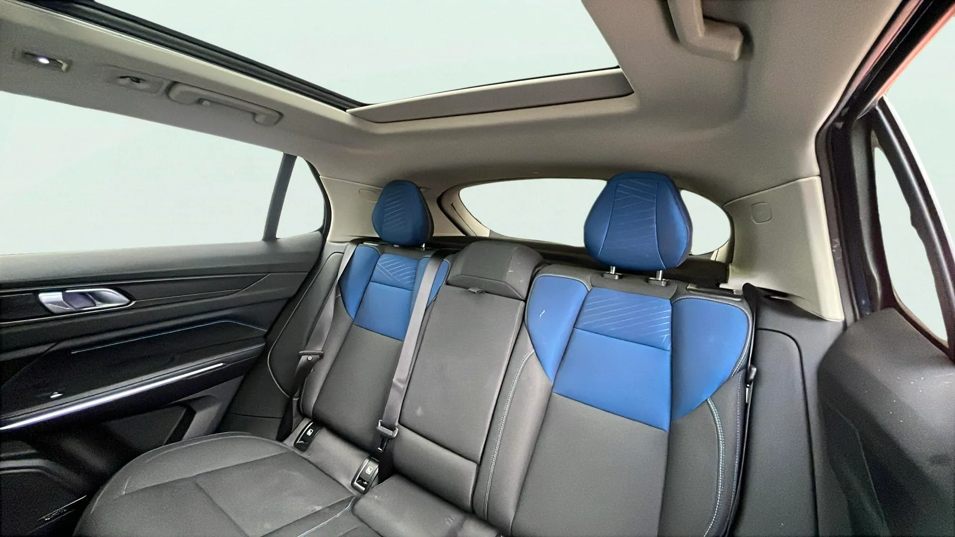 Lynk & Co 01 1.5 PHEV - foto 11