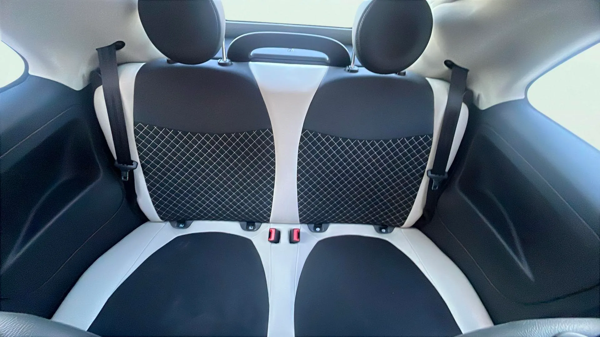Fiat 500 Club 1.0 Hybrid - foto 12