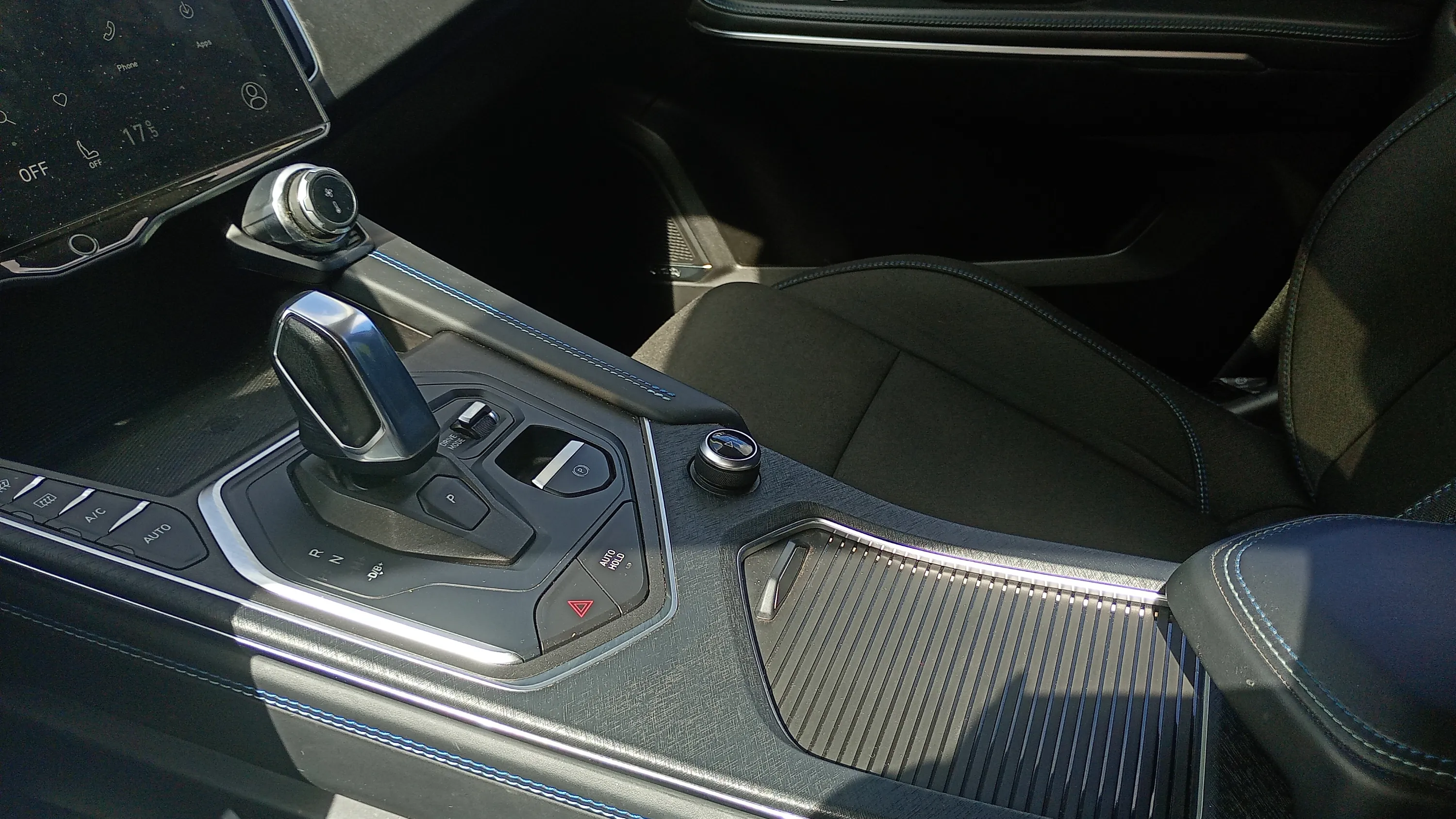 Lynk & Co 01 1.5 PHEV 6. - foto 16