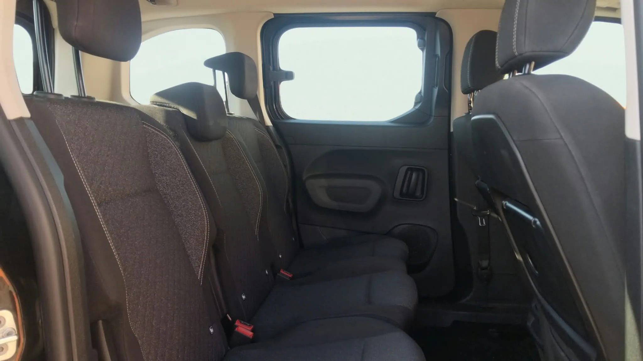Peugeot Rifter Allure BlueHDi 100 - foto 11
