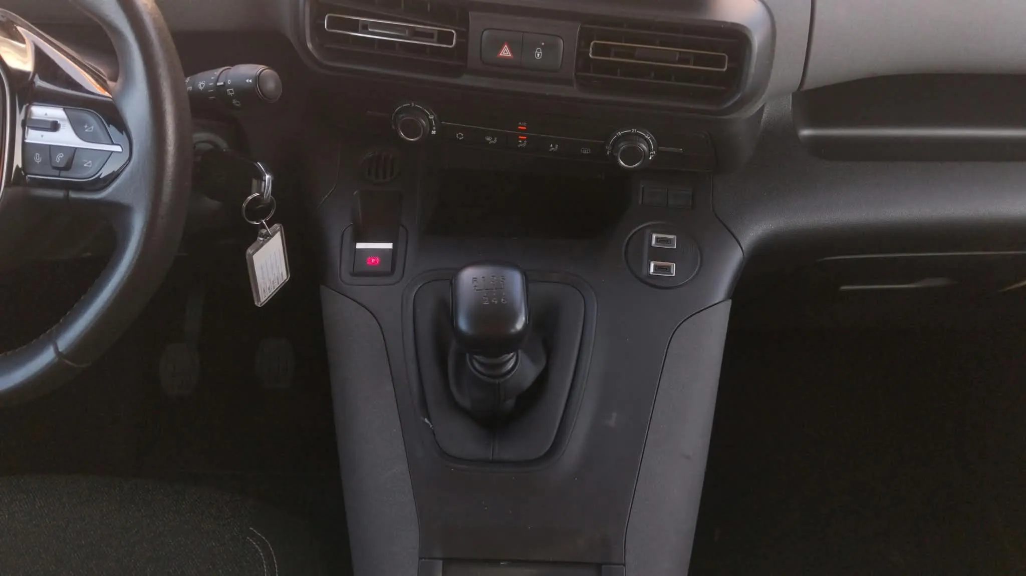Peugeot Rifter Allure BlueHDi 100 - foto 20