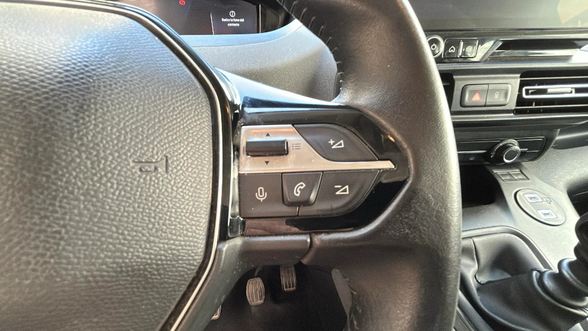 Peugeot Rifter Allure BlueHDi 100 - foto 11