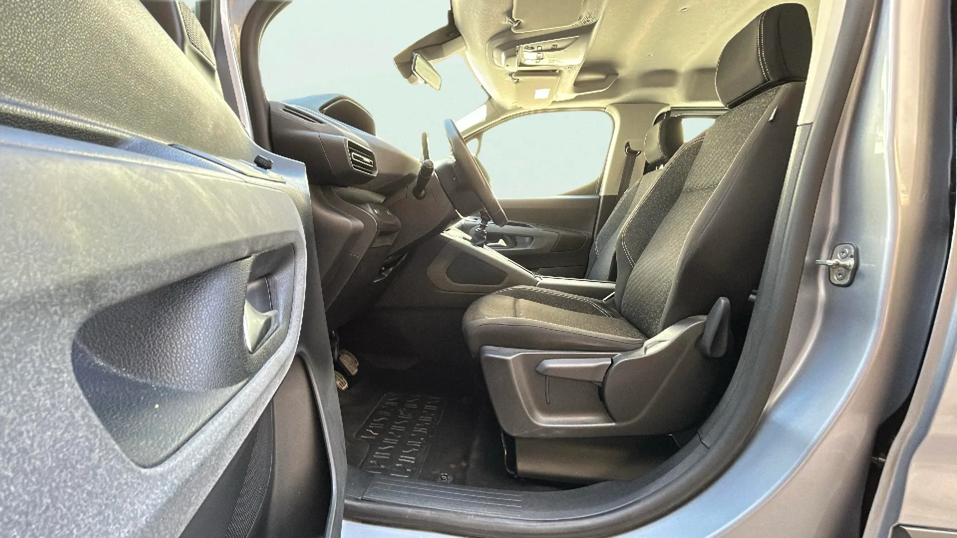 Peugeot Rifter Allure BlueHDi 100 - foto 14