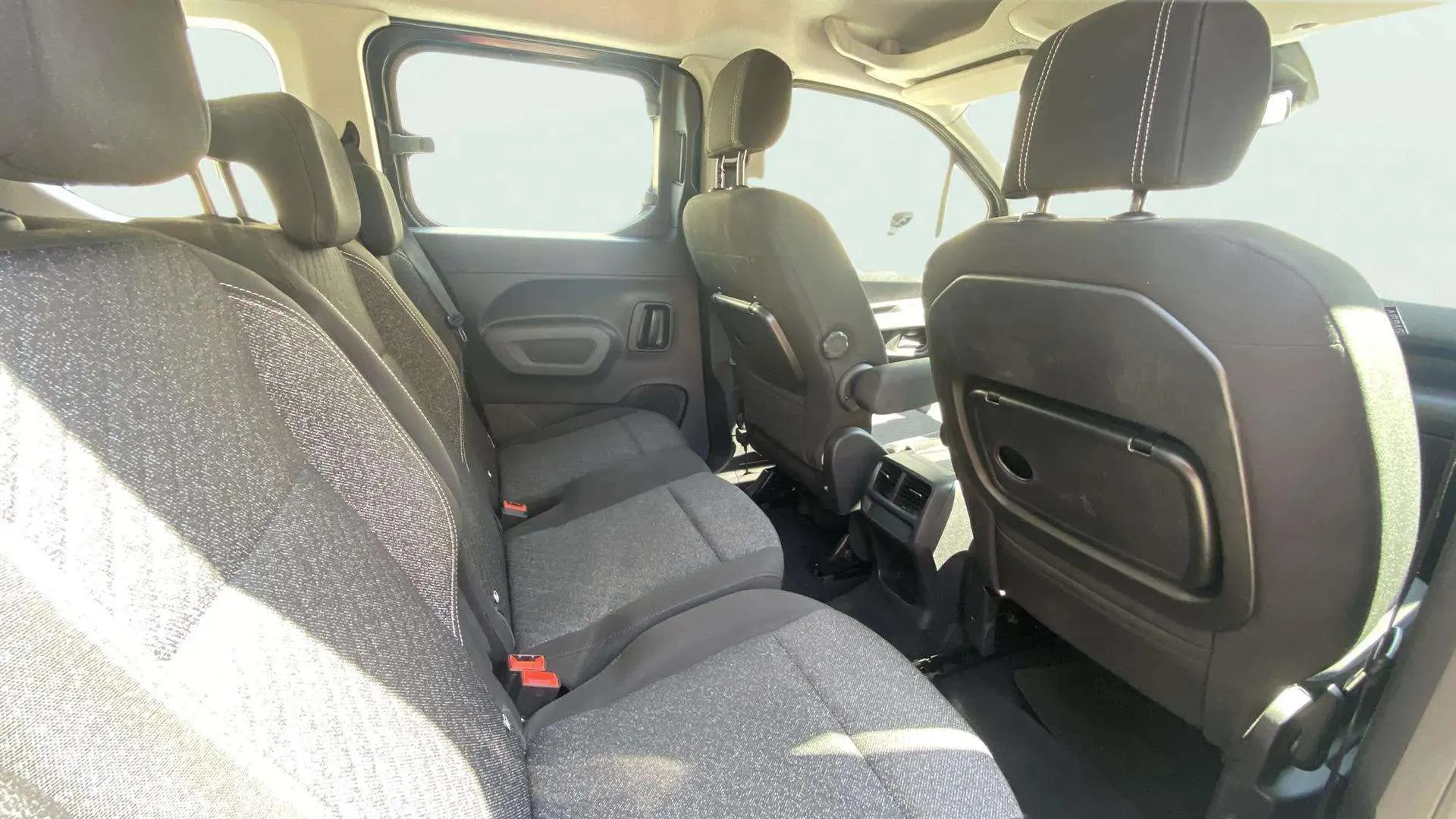 Peugeot Rifter Allure BlueHDi 100 - foto 16