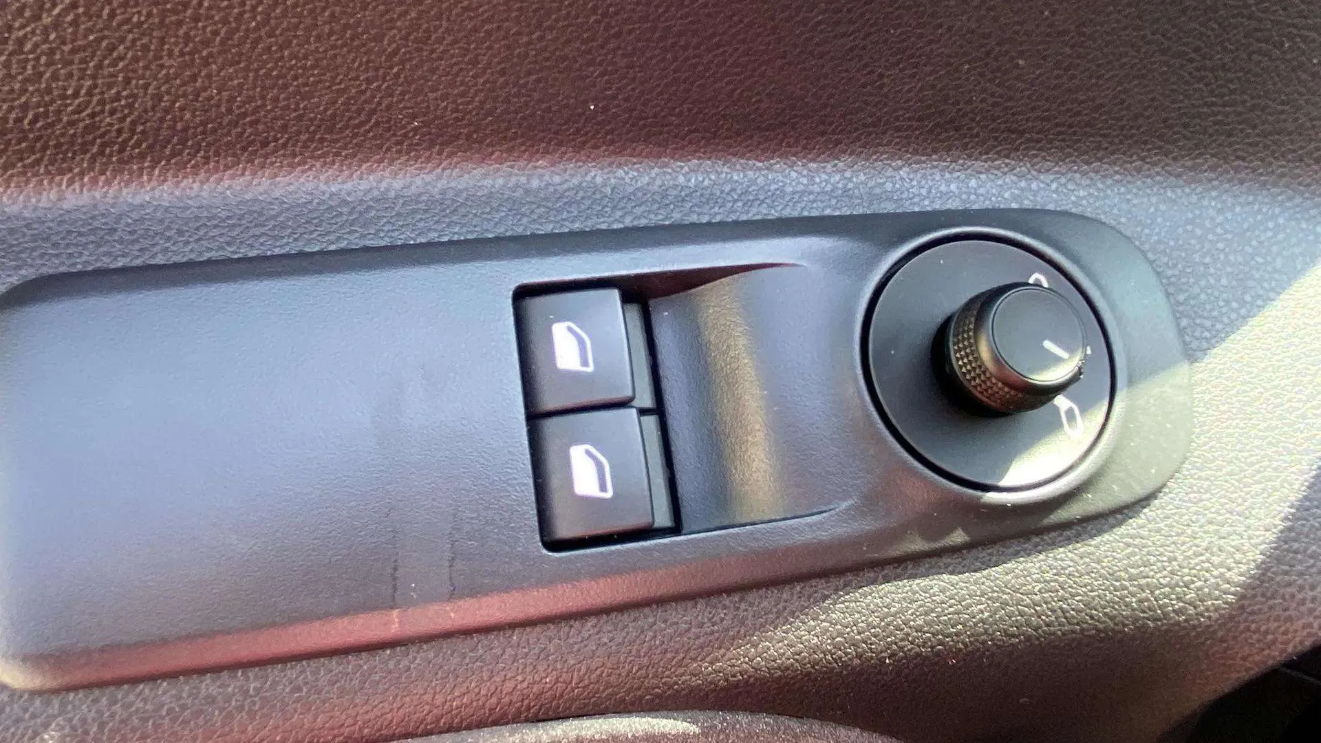 Peugeot Rifter Allure BlueHDi 100 - foto 21