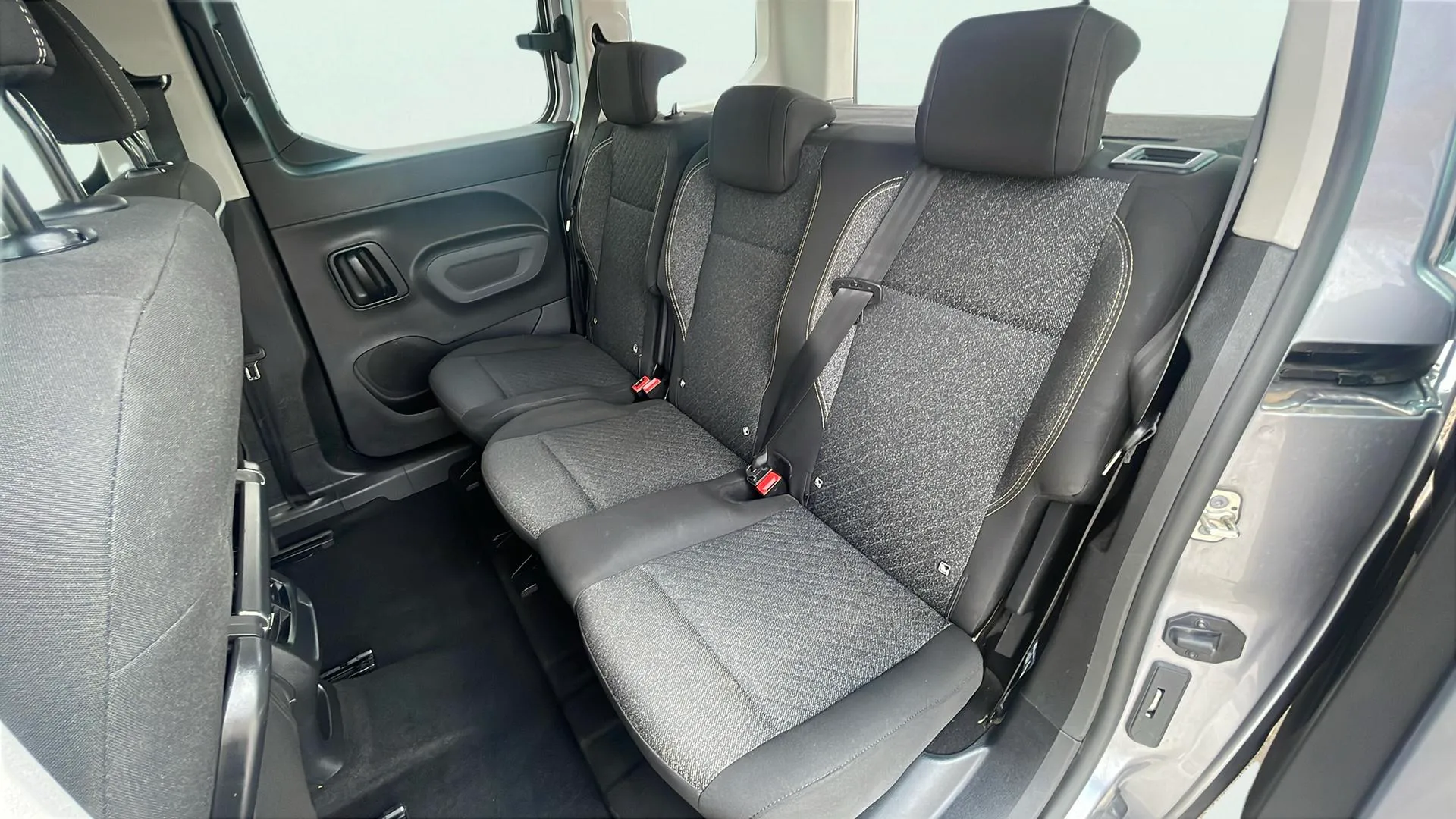 Peugeot Rifter Allure BlueHDi 100 - foto 15
