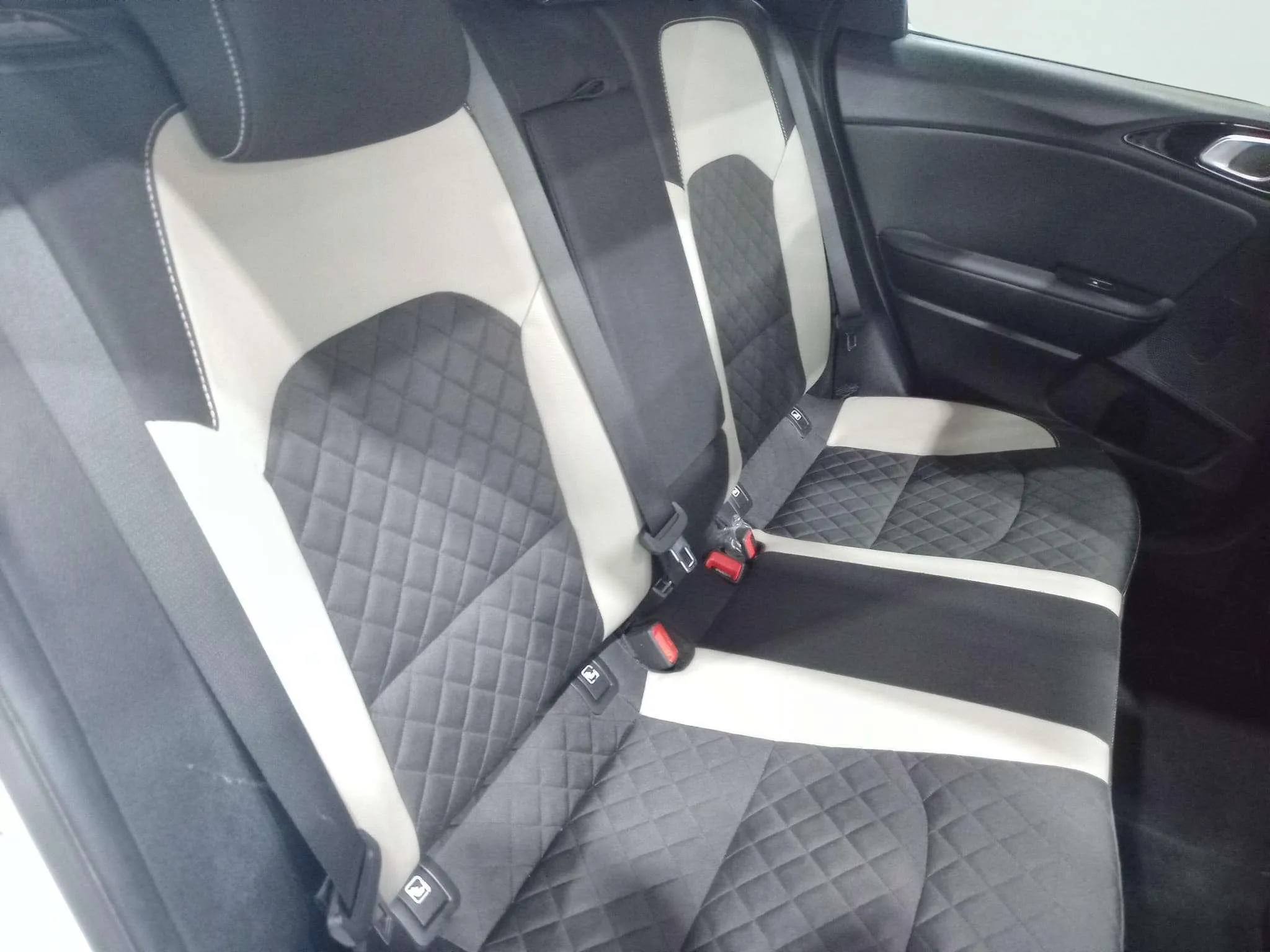 Kia Ceed 1.6 CRDi DCT Business - foto 20