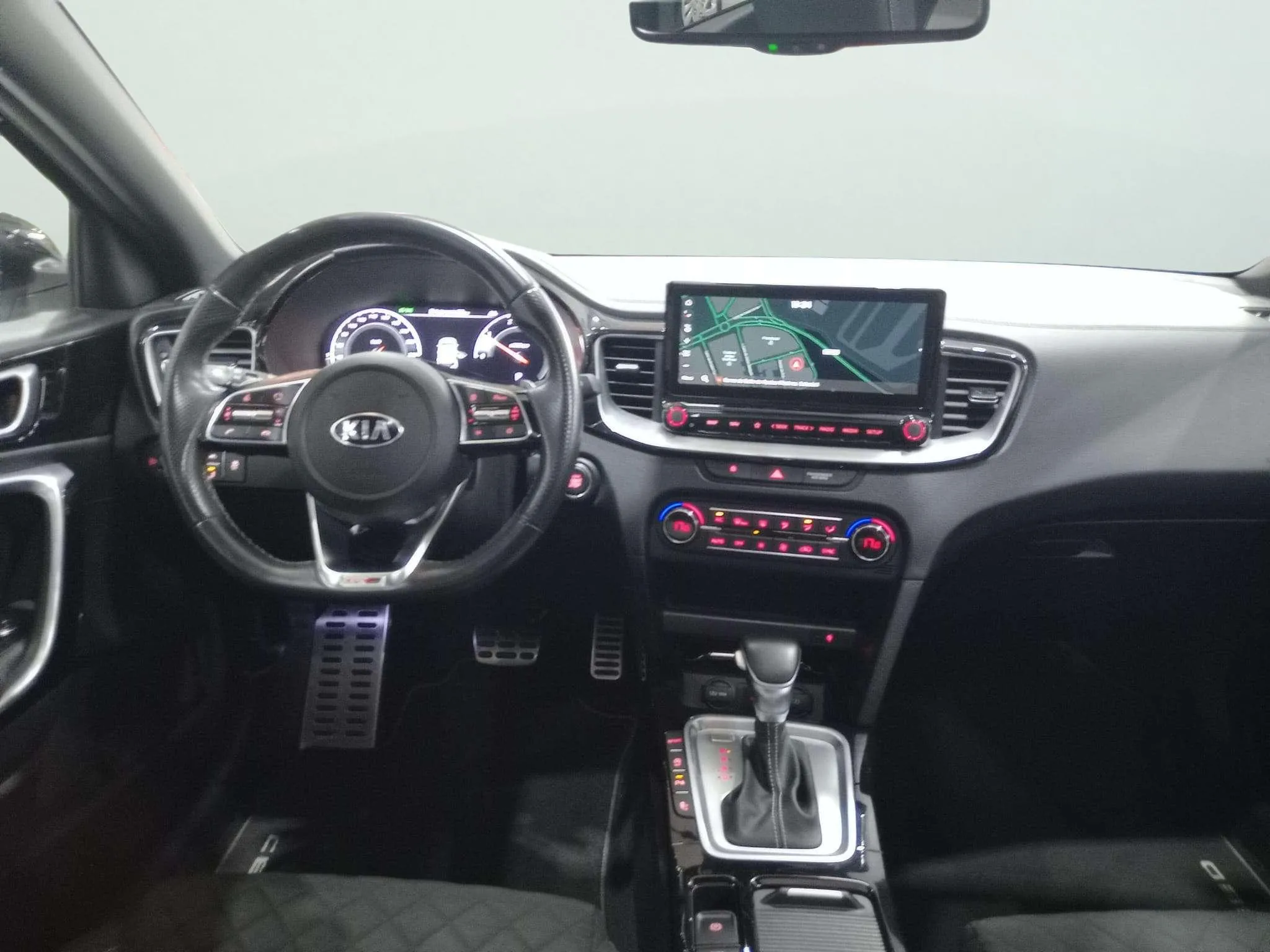 Kia Ceed 1.6 CRDi DCT Business - foto 22
