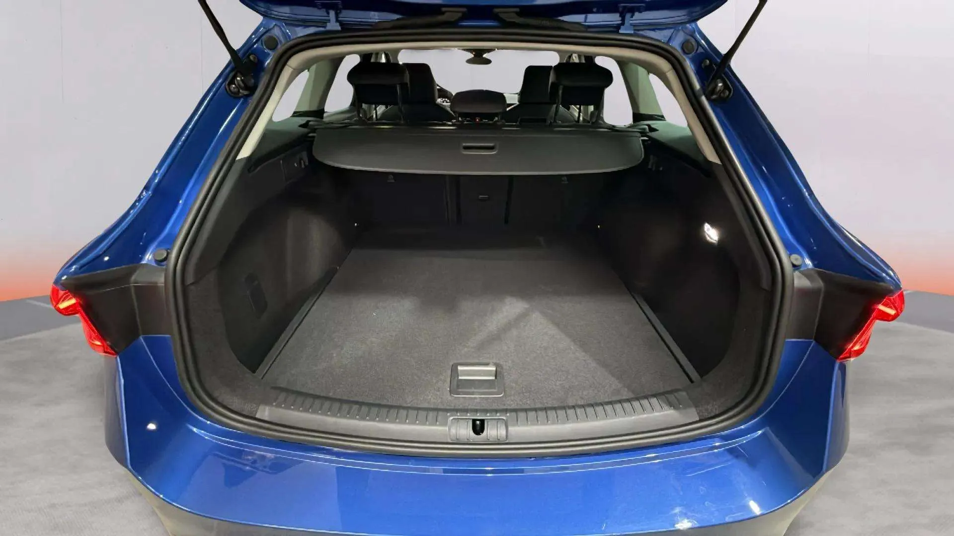 SEAT León 2.0 TDI DSG-7 FR XXL - foto 26