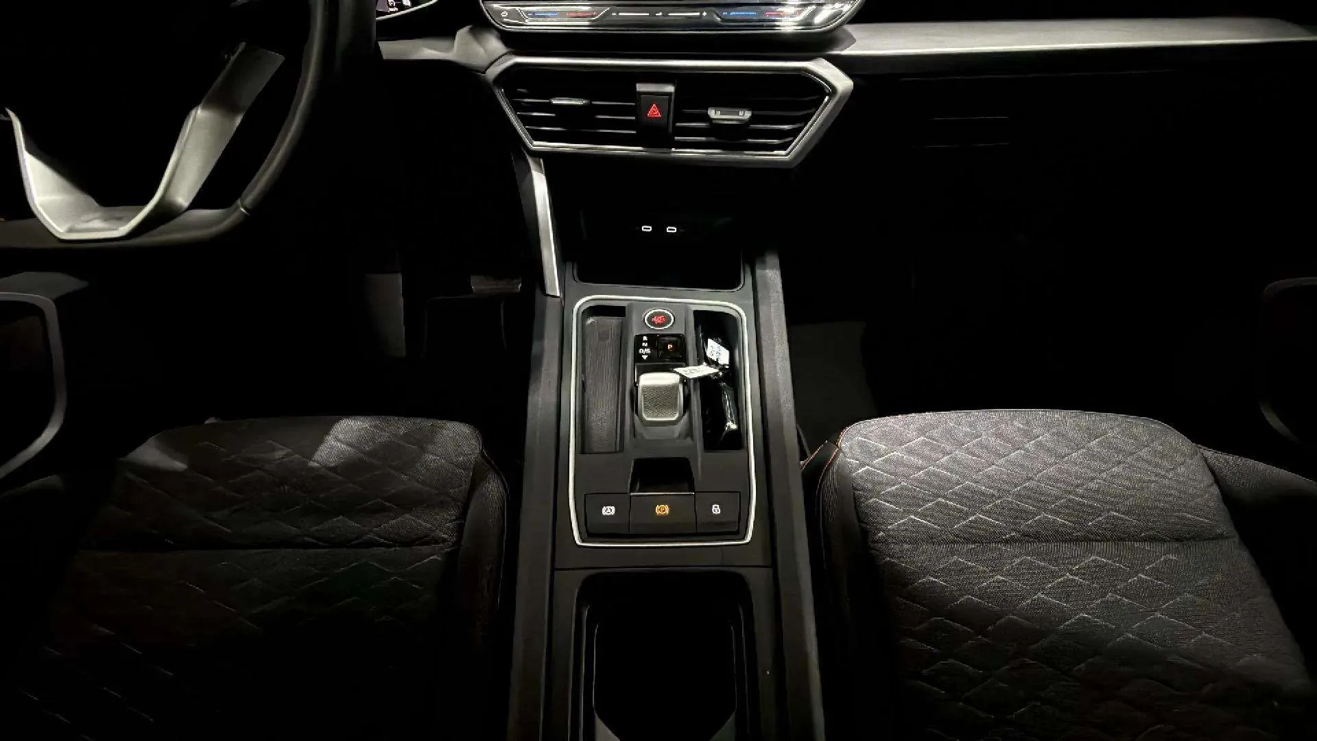 SEAT León 2.0 TDI DSG-7 FR XXL - foto 14