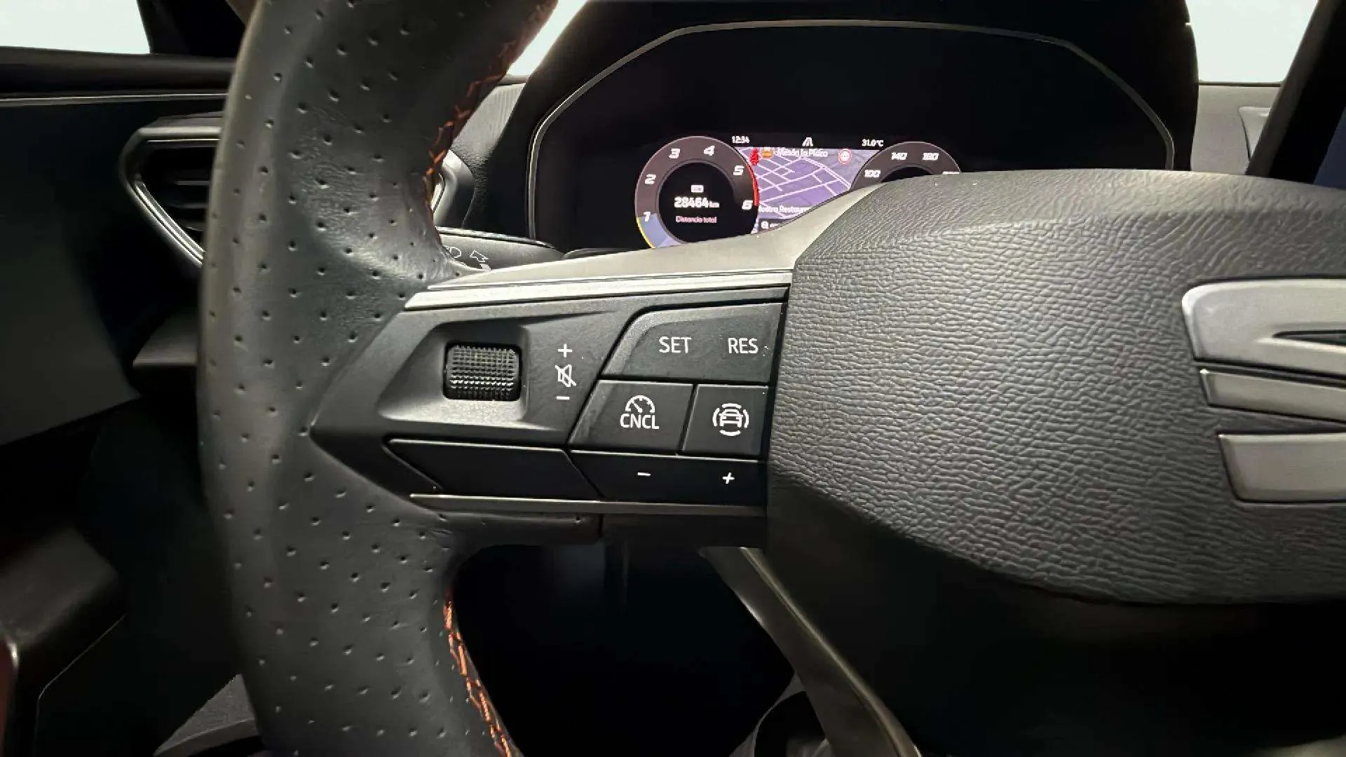 SEAT León 2.0 TDI DSG-7 FR XXL - foto 19