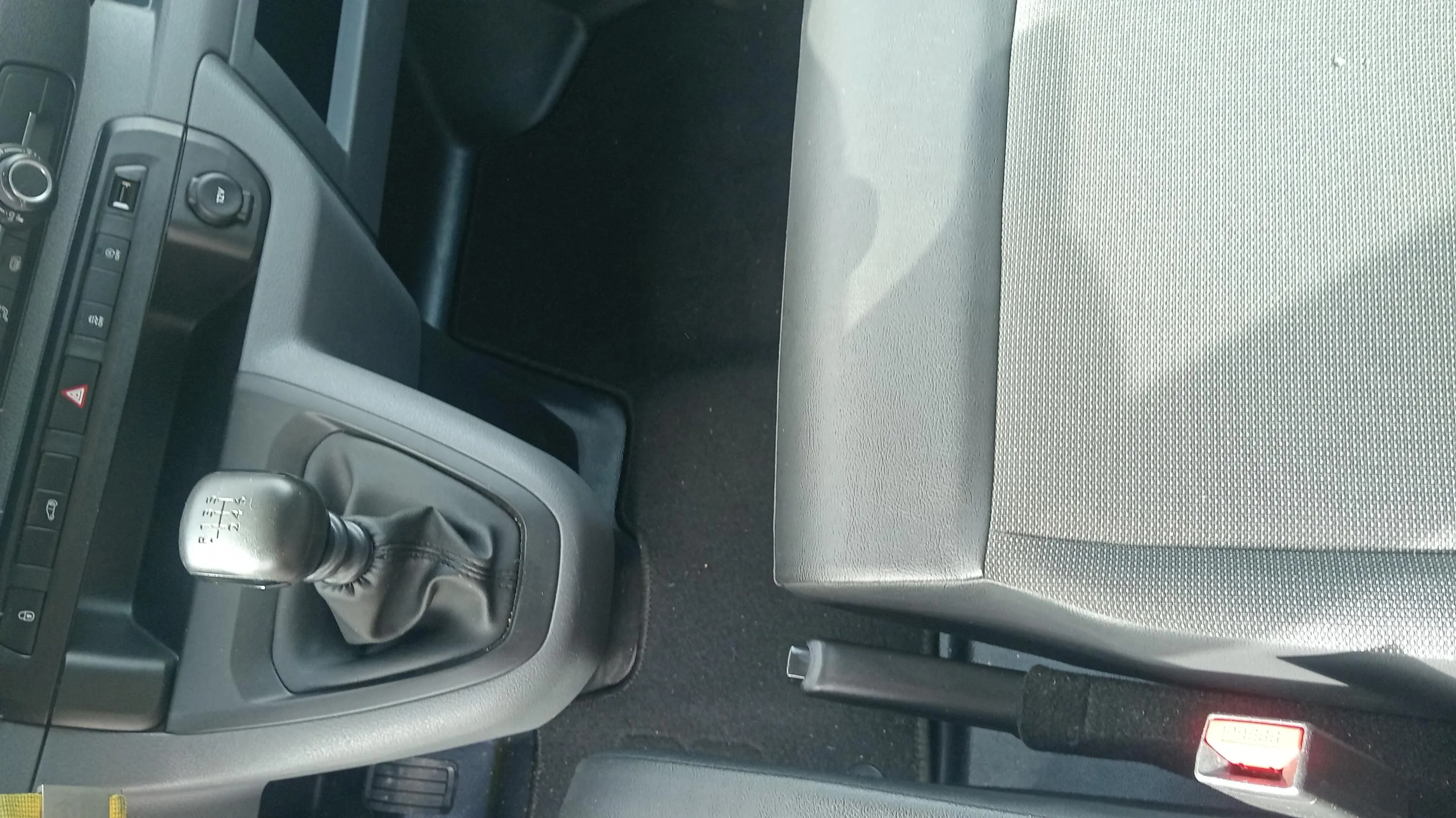 Opel Vivaro 2.0 - foto 22