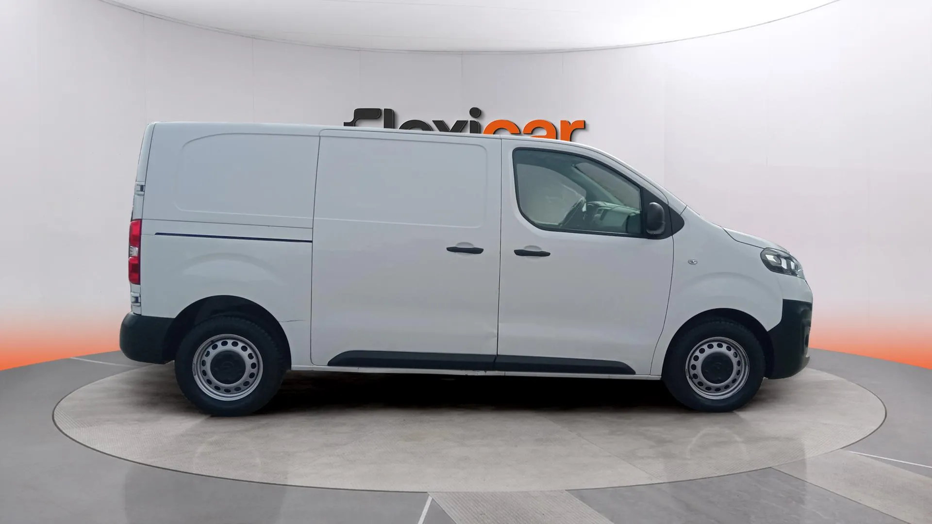 Opel Vivaro 2.0 - foto 11