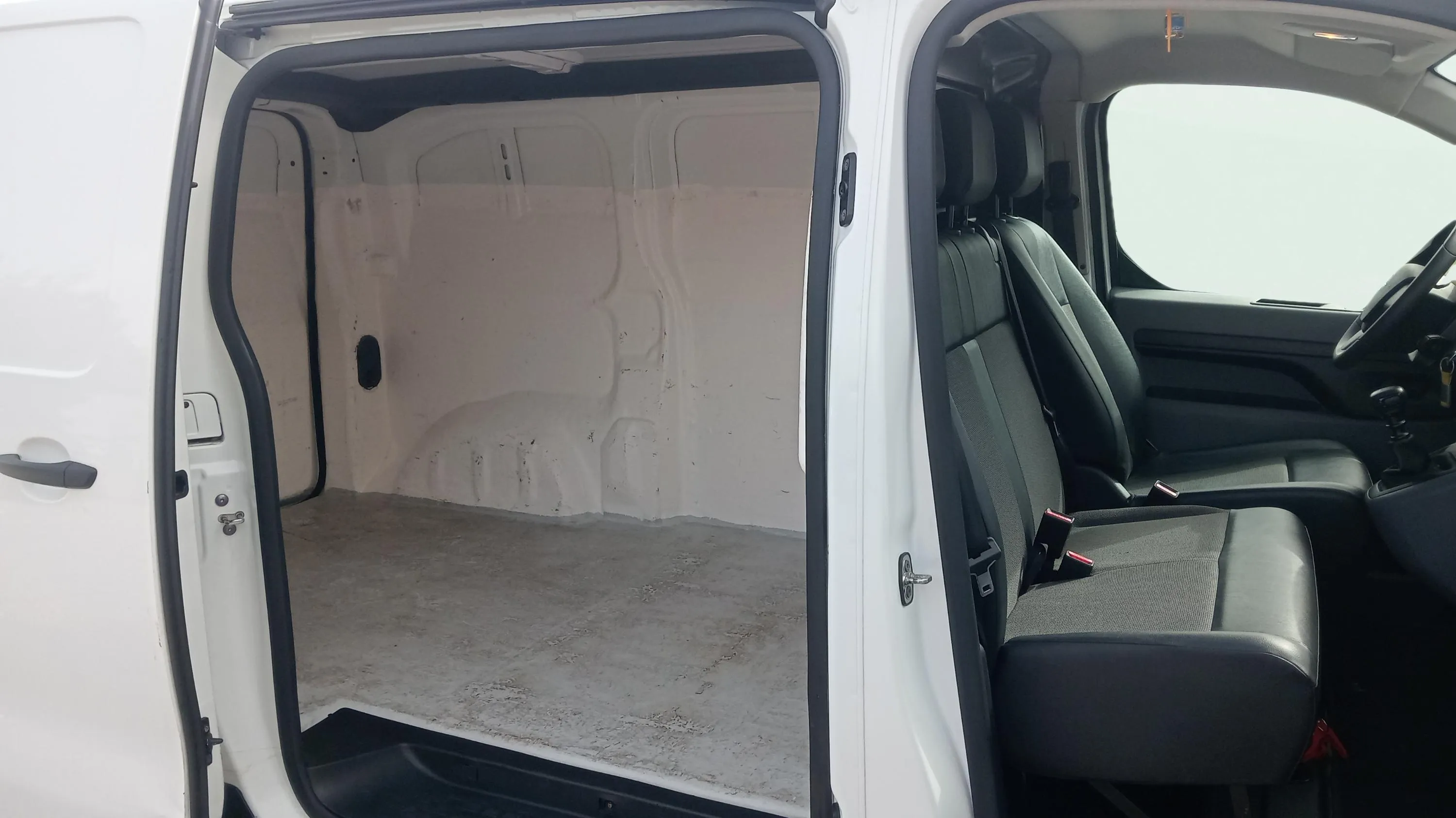 Opel Vivaro 2.0 - foto 17