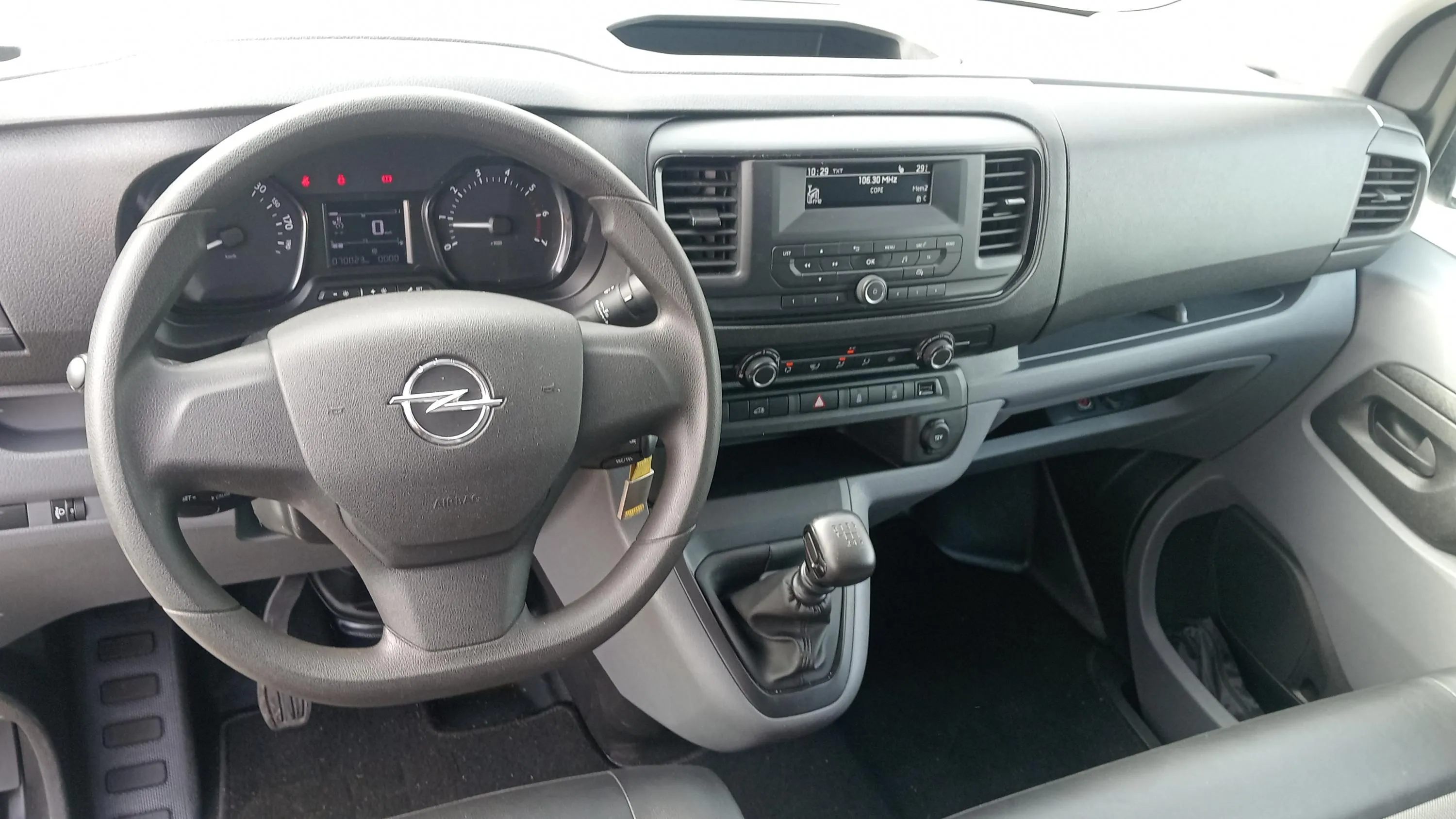 Opel Vivaro 2.0 - foto 14