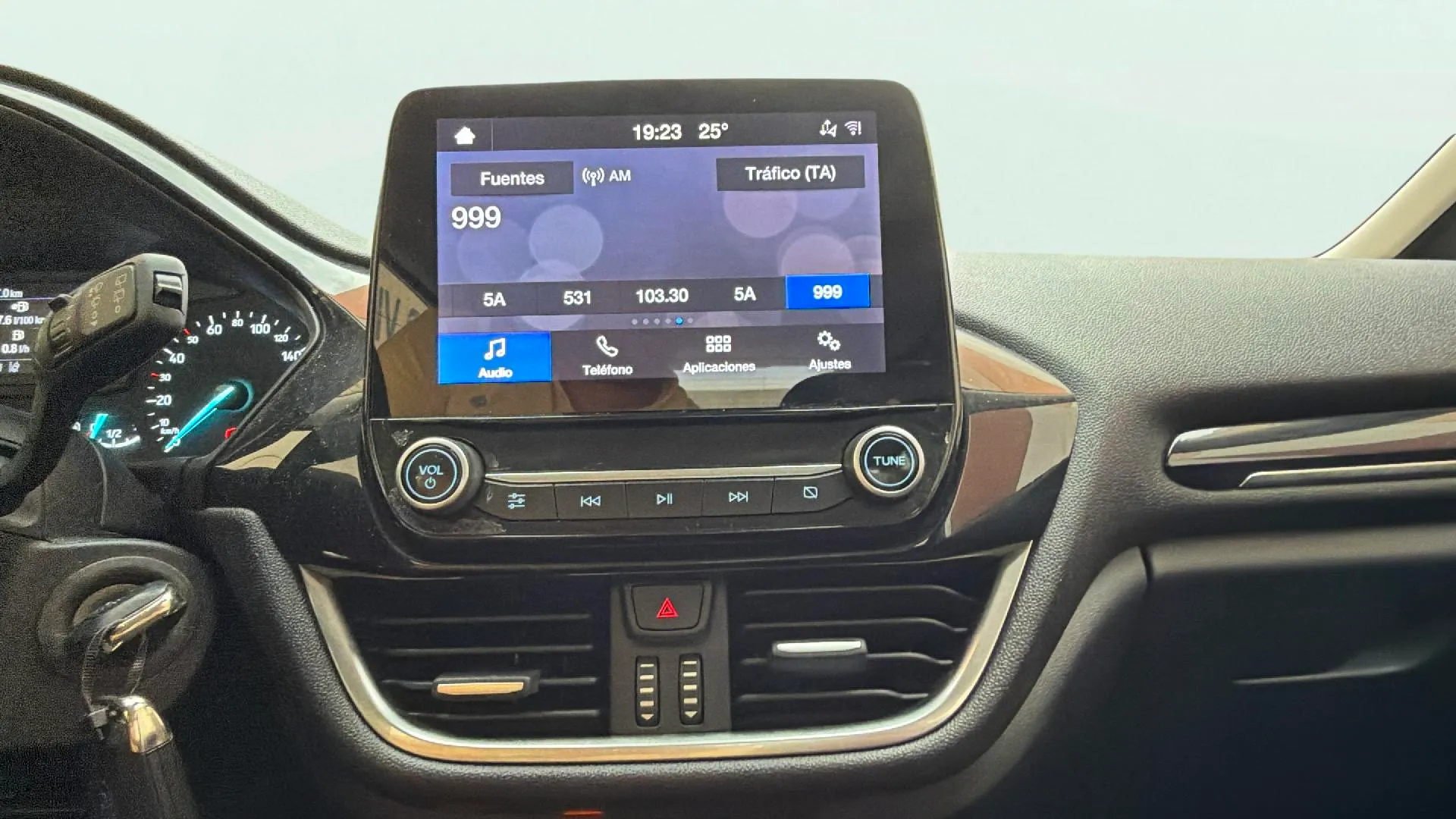 Ford Fiesta 1.0 EcoBoost MHEV Trend - foto 18