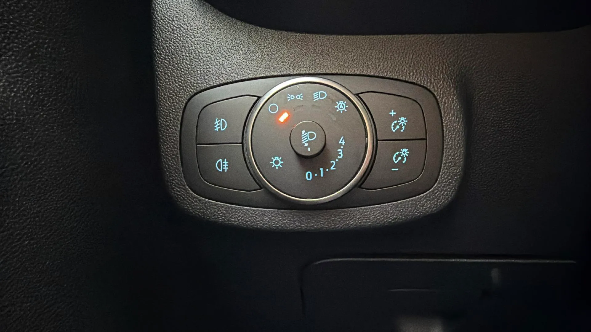 Ford Fiesta 1.0 EcoBoost MHEV Trend - foto 21