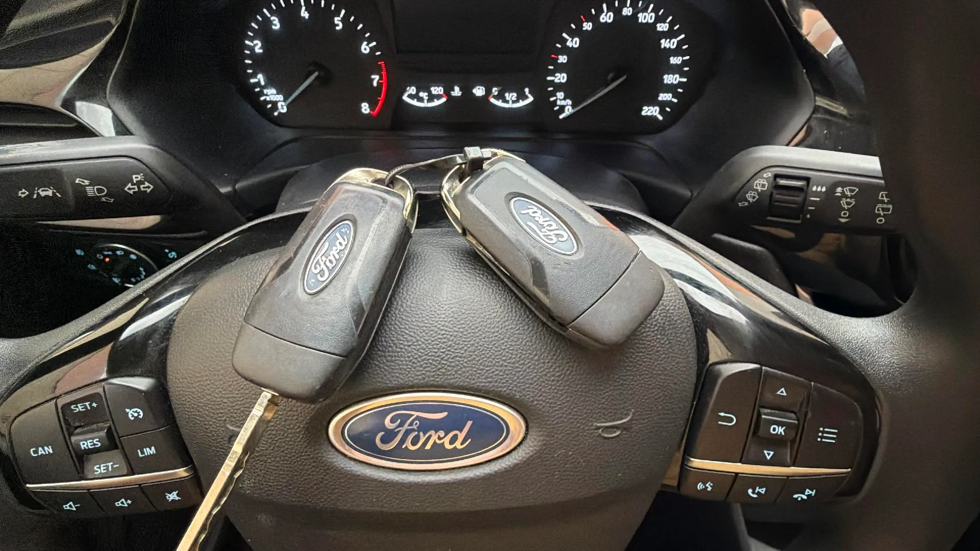 Ford Fiesta 1.0 EcoBoost MHEV Trend - foto 24