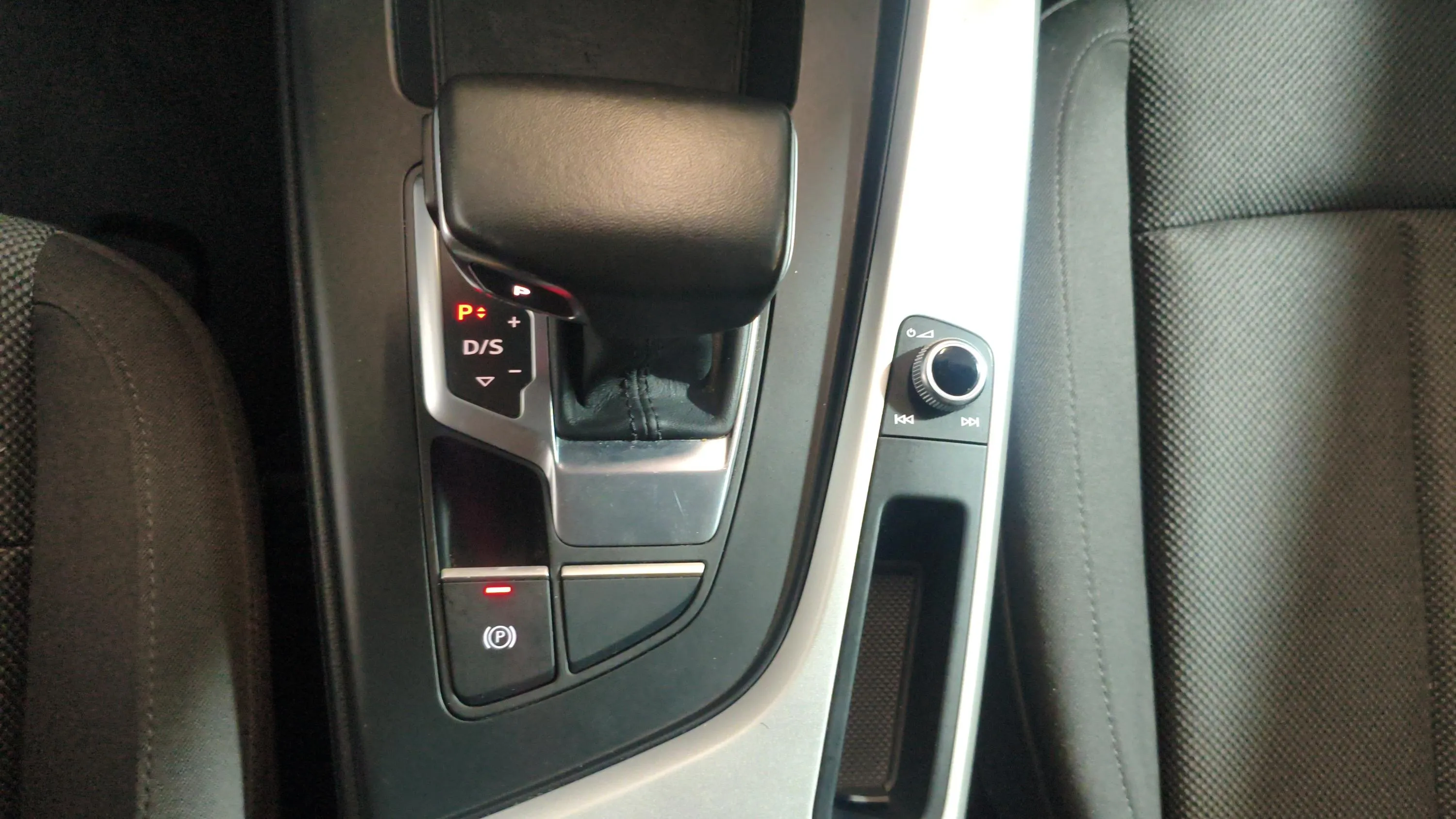 Audi A4 Avant Advanced 30 TDI S tronic - foto 19