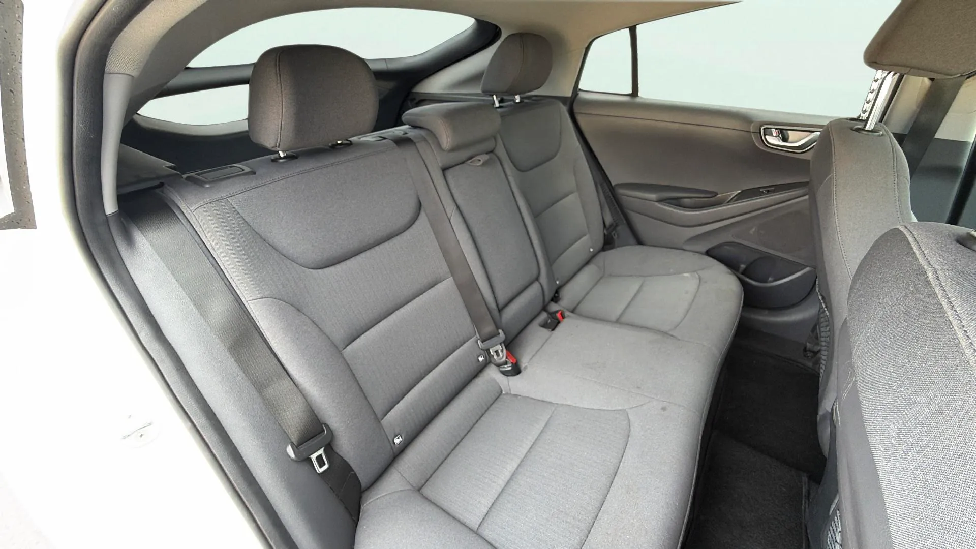 Hyundai Ioniq 1.6 GDI PHEV Klass DCT - foto 10