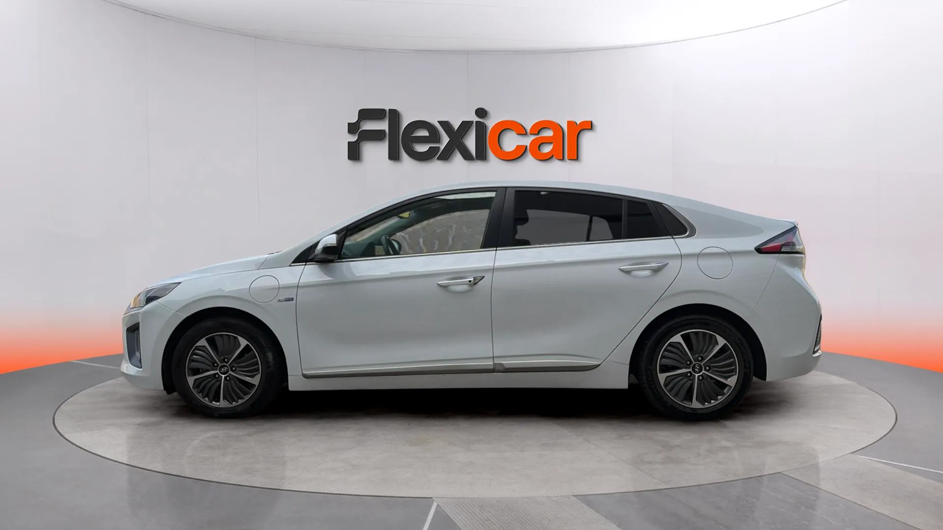 Hyundai Ioniq 1.6 GDI PHEV Klass DCT - foto 4