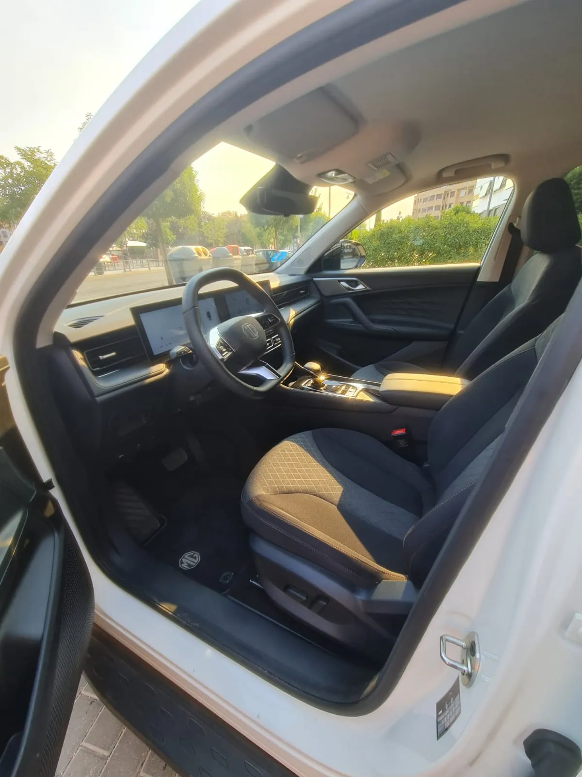 MG HS 1.5T Plug IN Hybrid Comfort - foto 12