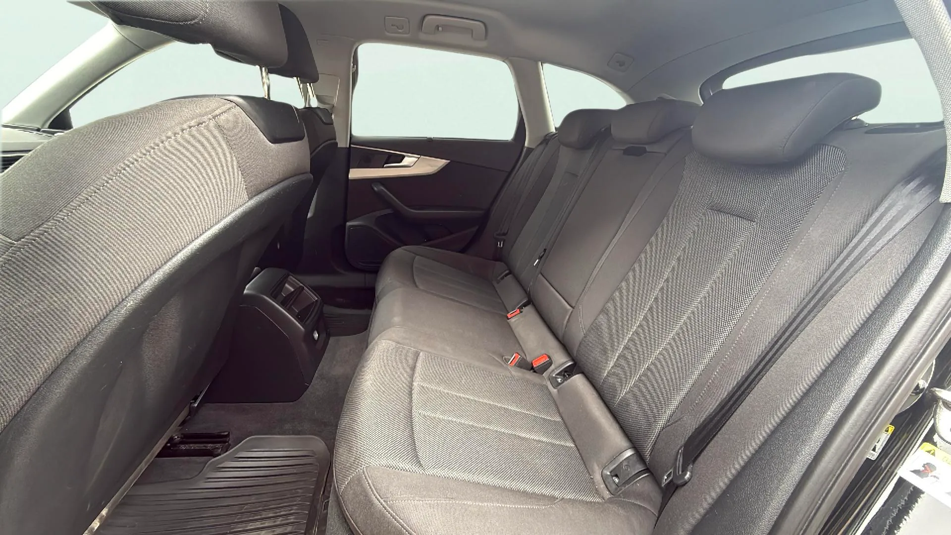 Audi A4 Avant Advanced 30 TDI S tronic - foto 21