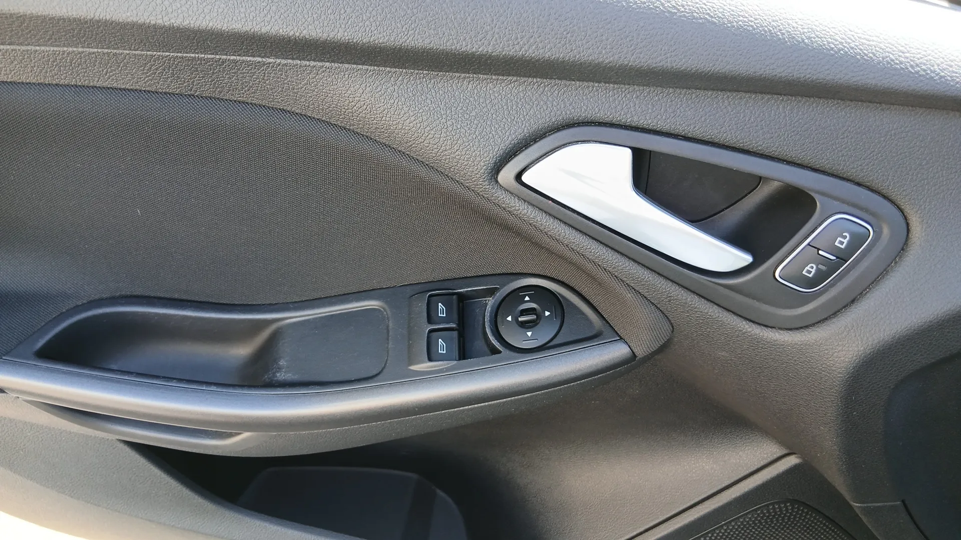 Ford Focus 1.0 EcoBoost Trend+ - foto 10