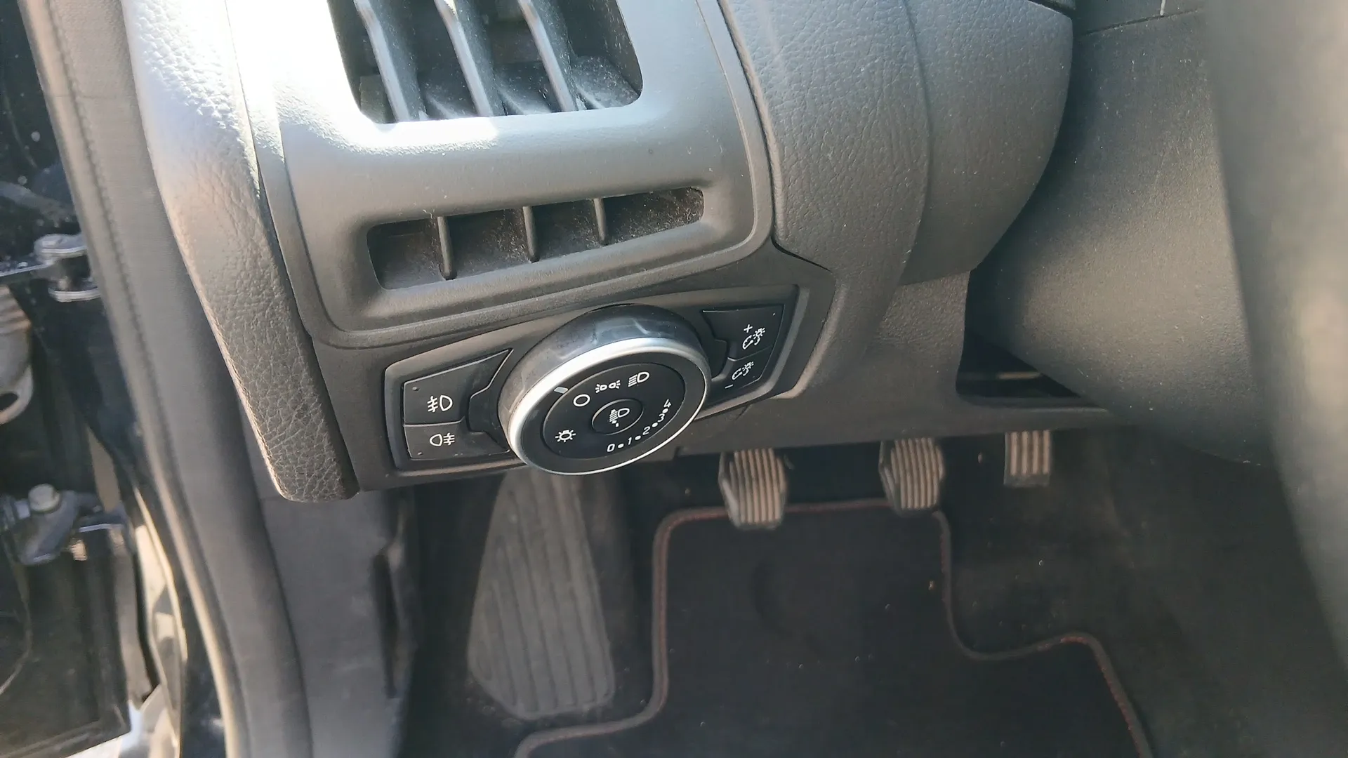 Ford Focus 1.0 EcoBoost Trend+ - foto 13