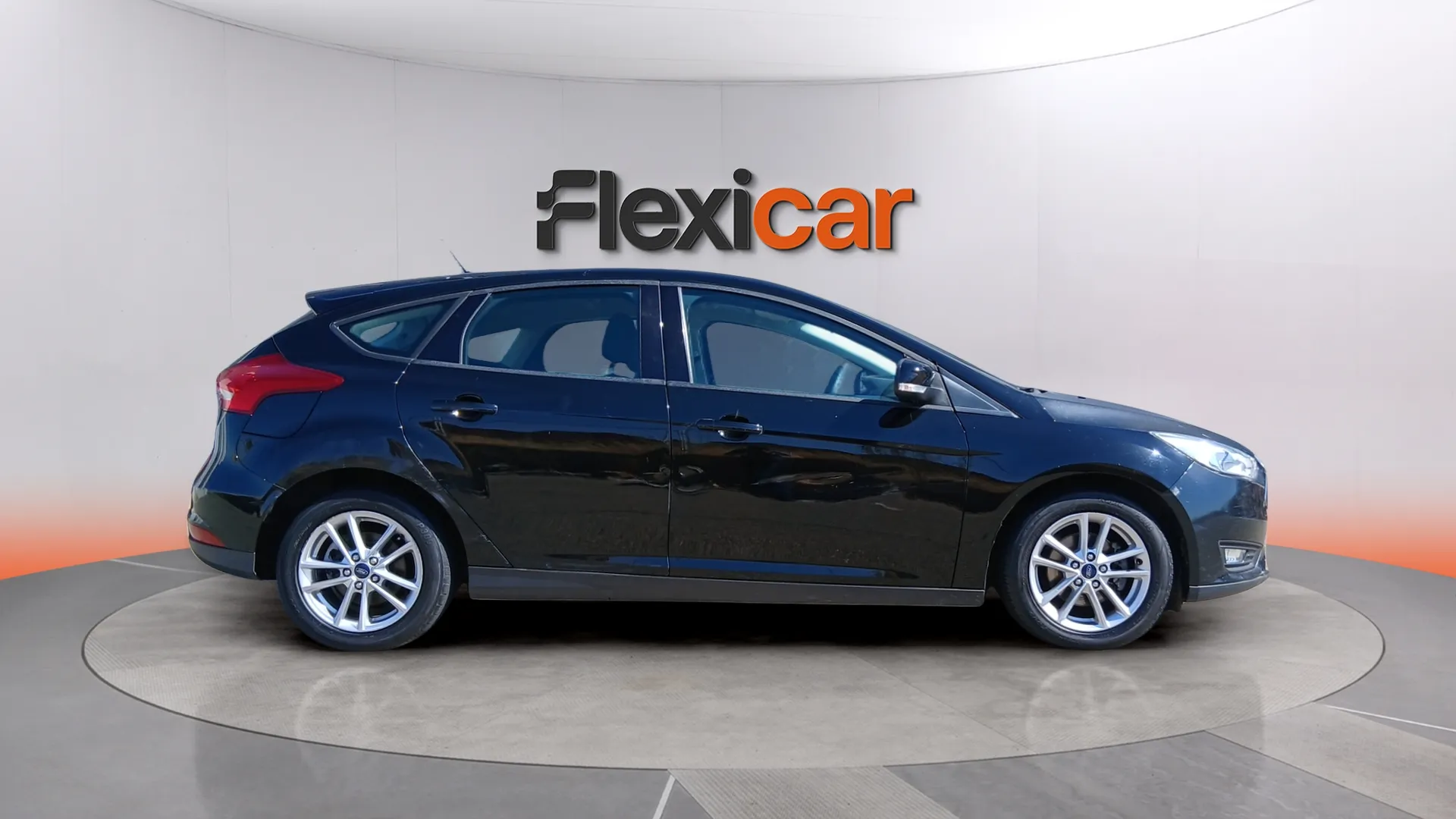 Ford Focus 1.0 EcoBoost Trend+ - foto 2