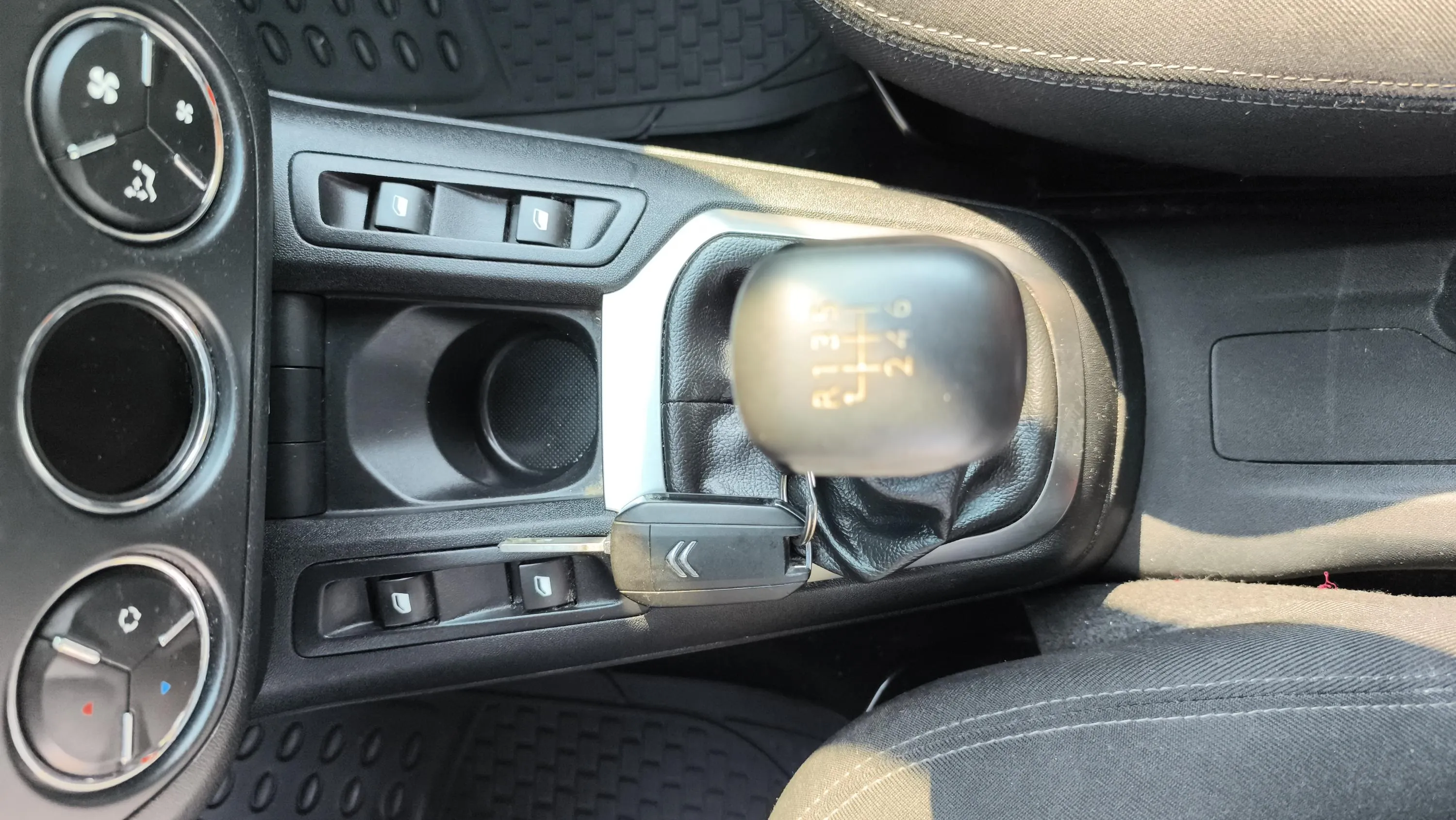 Citroën C-Elysée BlueHDi Feel - foto 20