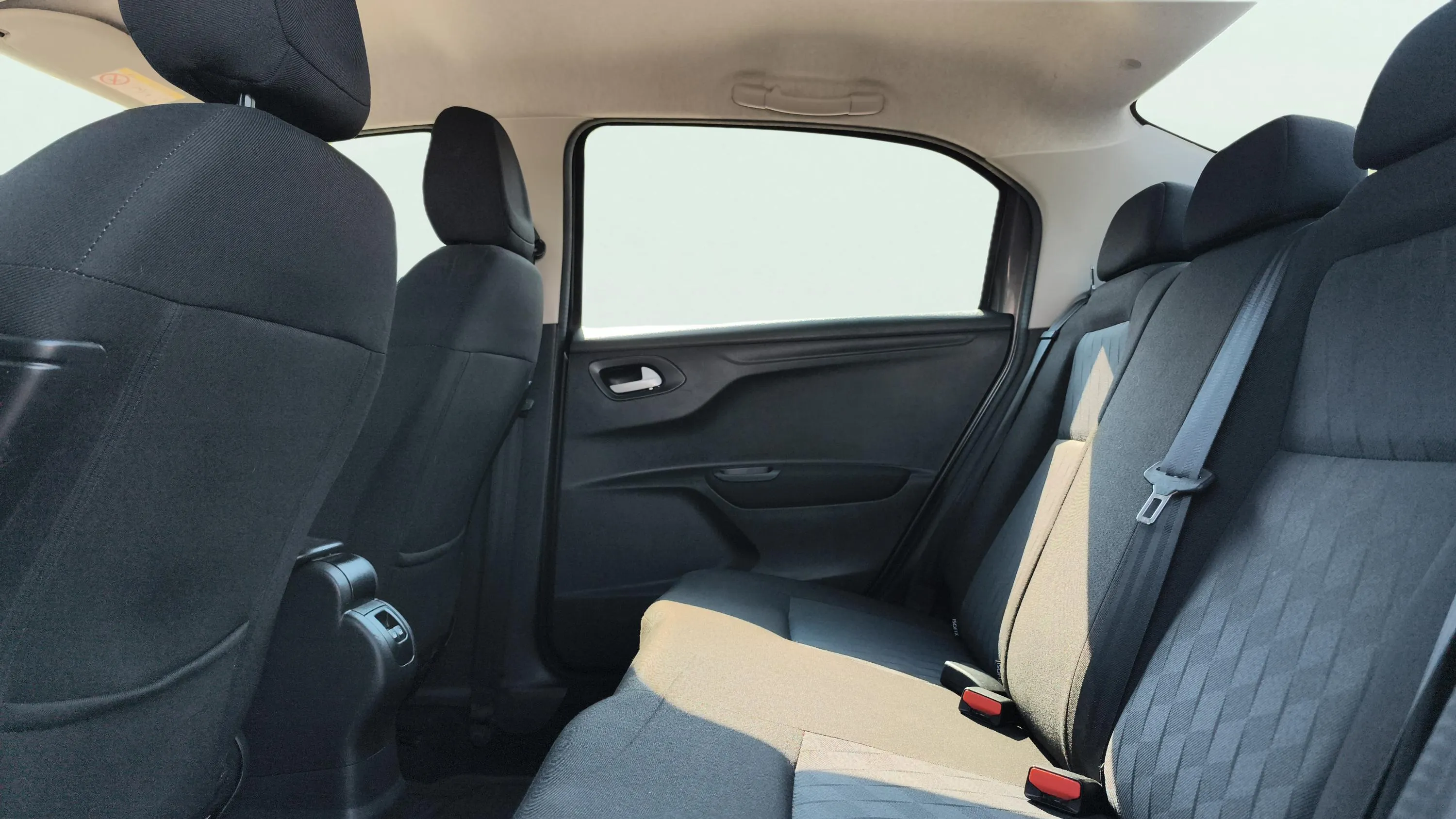 Citroën C-Elysée BlueHDi Feel - foto 19