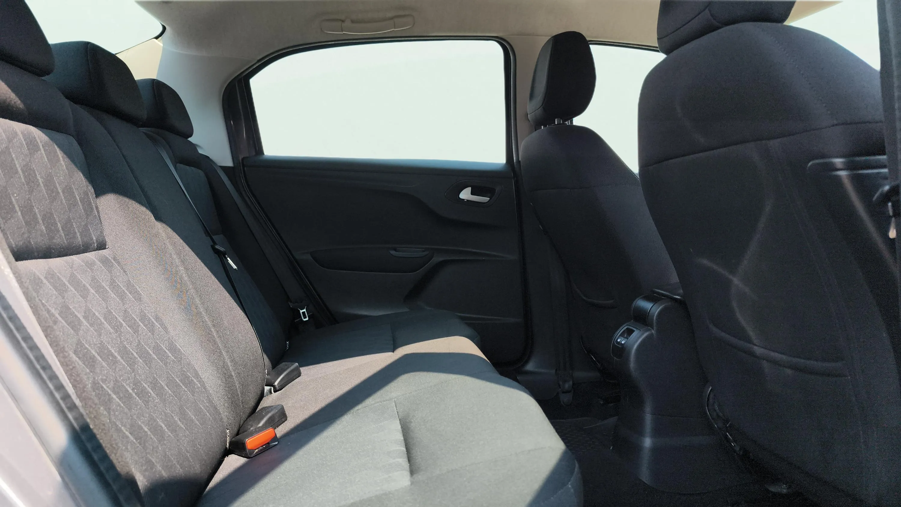 Citroën C-Elysée BlueHDi Feel - foto 14