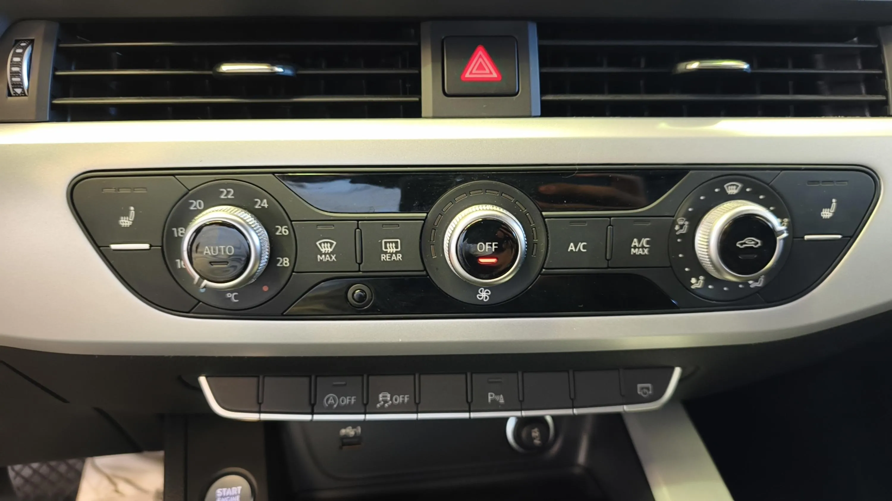 Audi A4 Avant Advanced 30 TDI S tronic - foto 27
