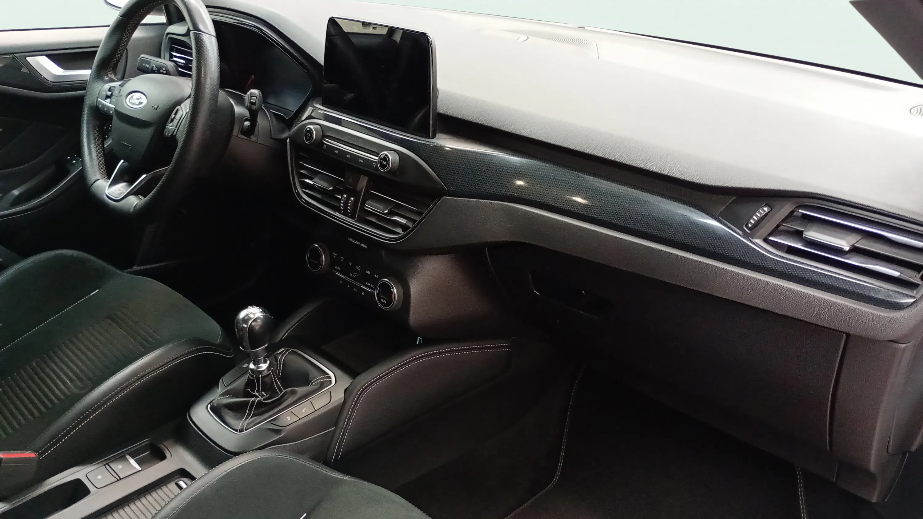 Ford Focus 2.3 EcoBoost ST 3 - foto 17